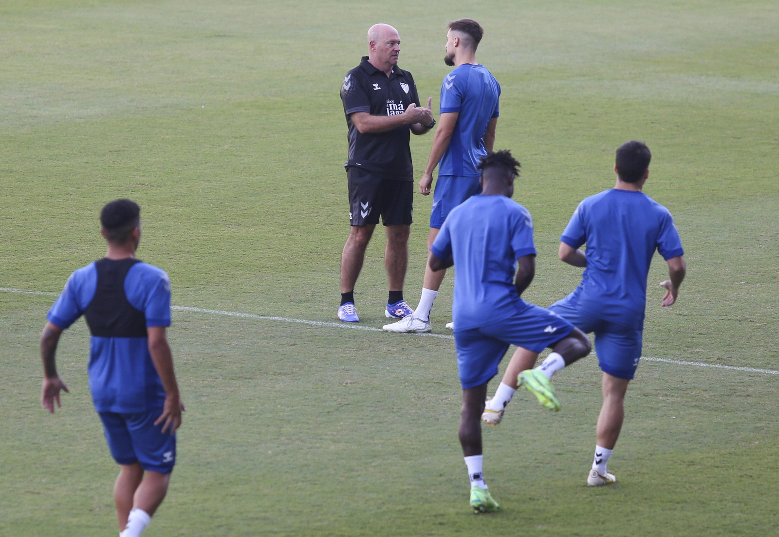 Galería de fotos: Lumor sigue como uno más en una sesión complicada para el Málaga CF Galería de fotos: Lumor sigue como uno más en una sesión complicada para el Málaga CF