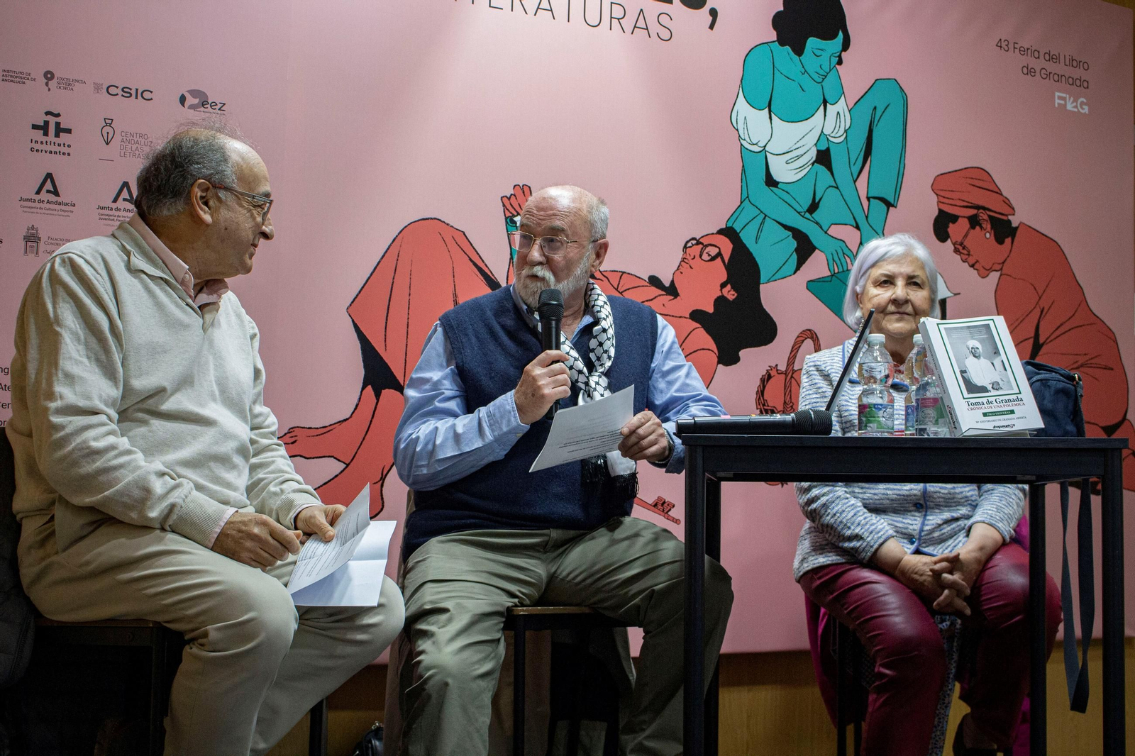 Paco Vigueras presenta 'Toma de Granada: crónica de una polémica' en la Feria del Libro de Granada