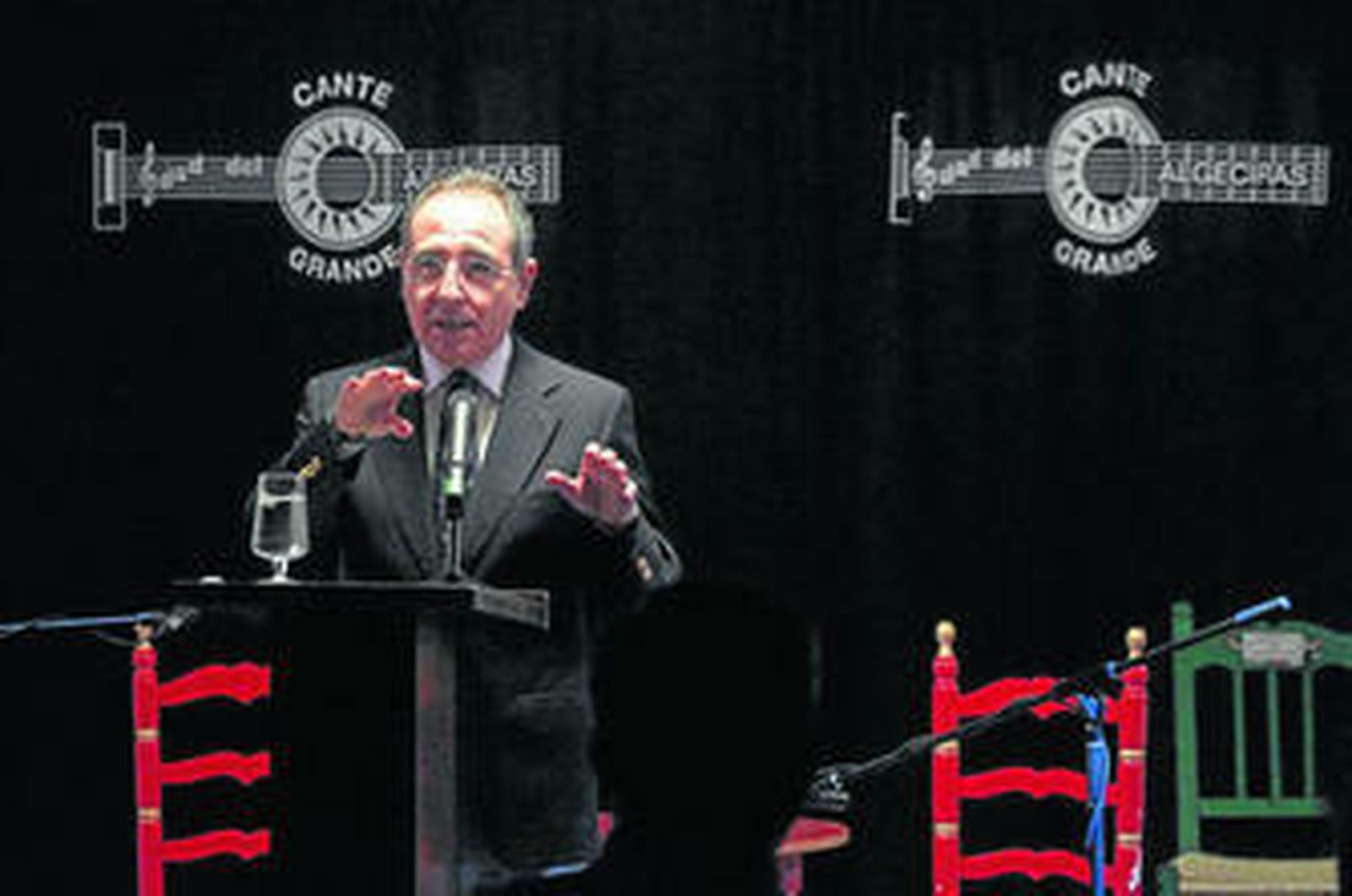 Manuel Martín Martín, en una conferencia en el Cante Grande de Algeciras