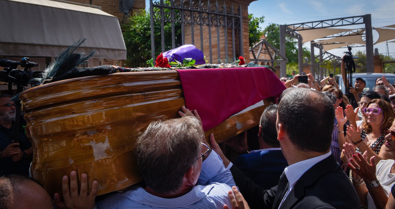 La despedida de Triana a María Jiménez, en imágenes