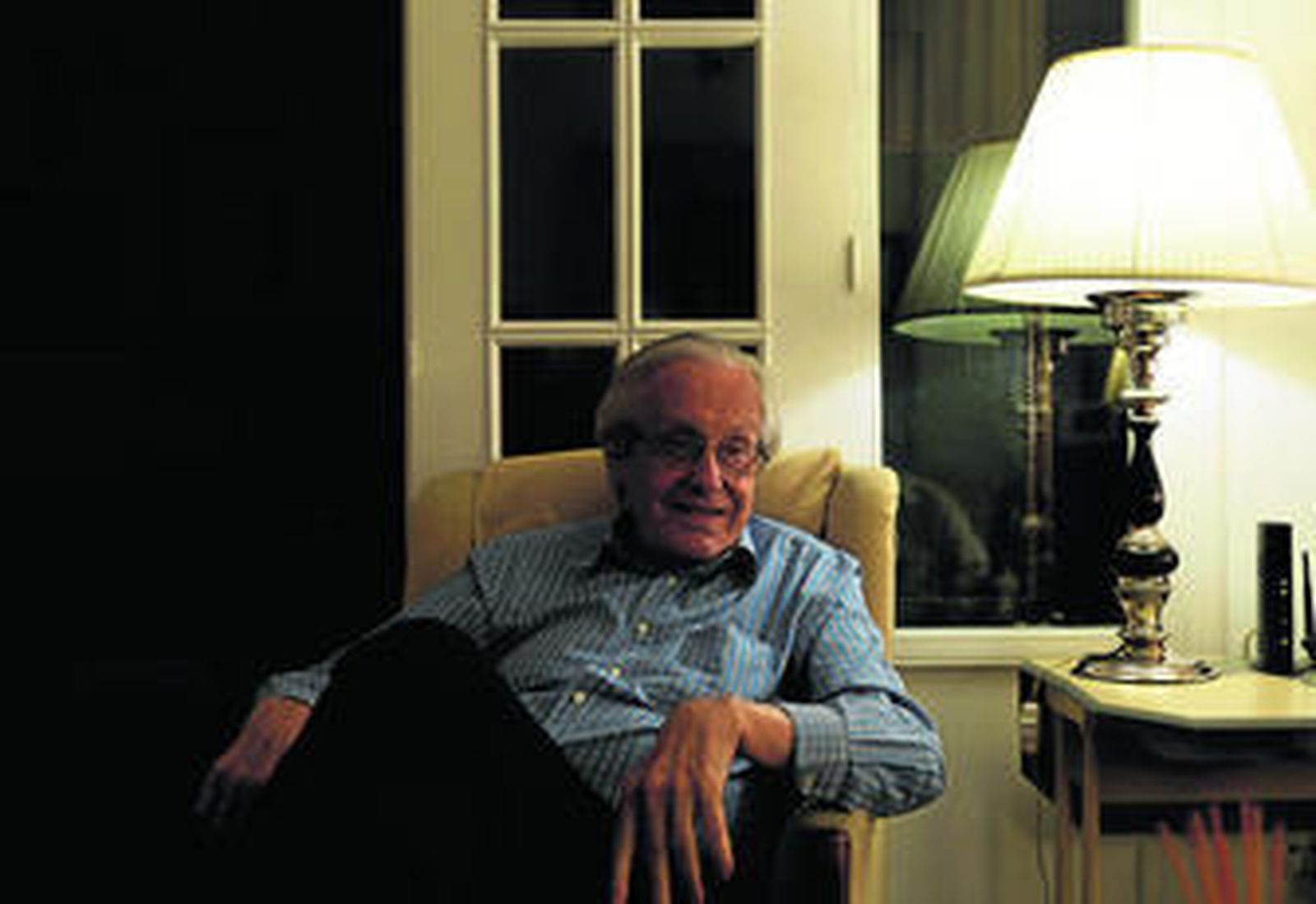 Jerry Johnson, en su casa de Sevilla antes de salir para Marbella, donde se enteró de la matanza de Dallas.