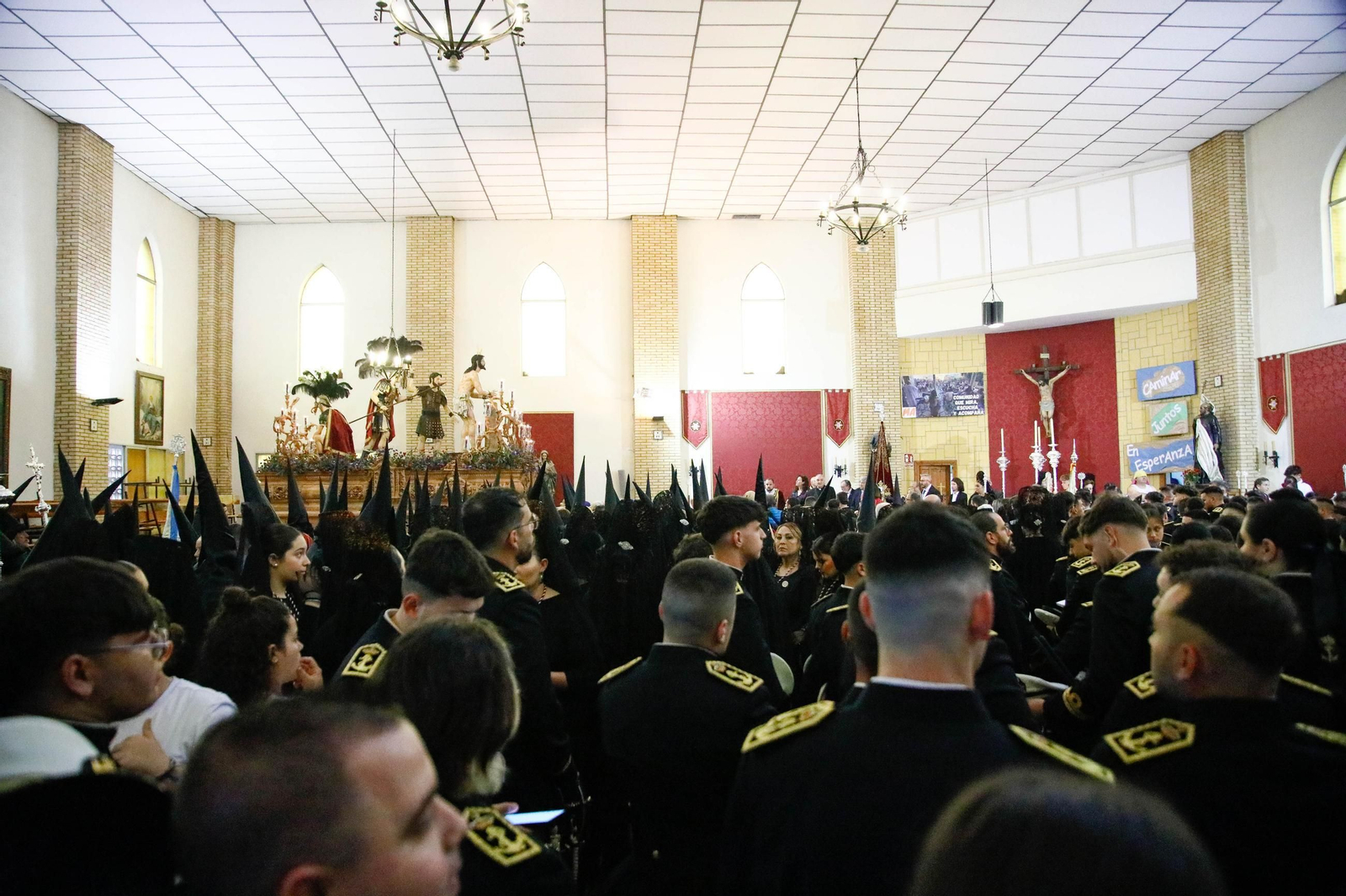 La procesión de la Unidad de la Semana Santa de Almería 2025, en imágenes