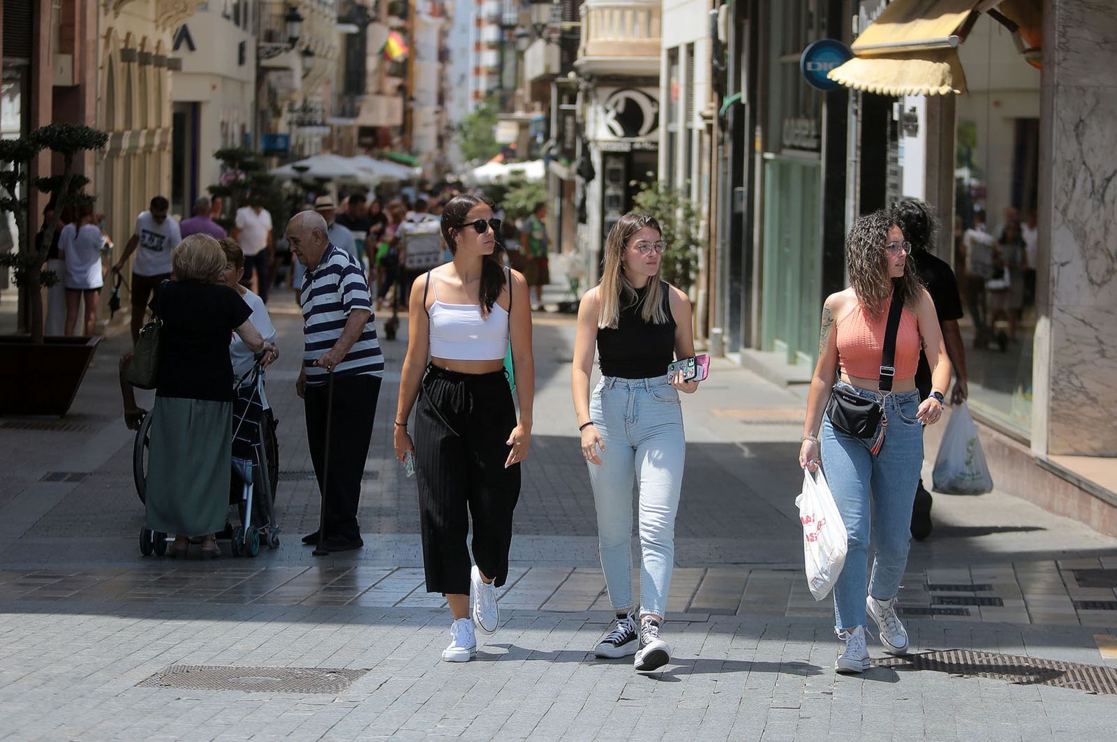 Imágenes del ambiente en Huelva en la mañana del sábado