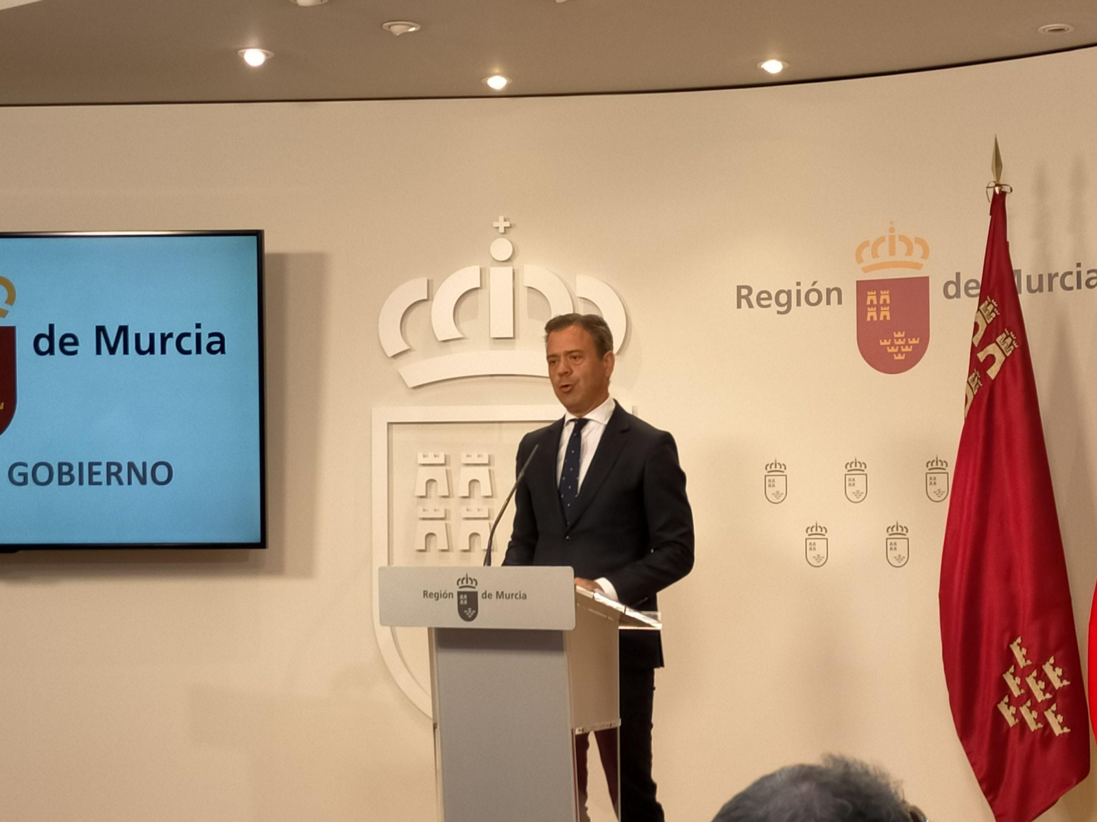 Marcos Ortuñar se dirige a los medios de comunicación. Marcos Ortuñar se dirige a los medios de comunicación.