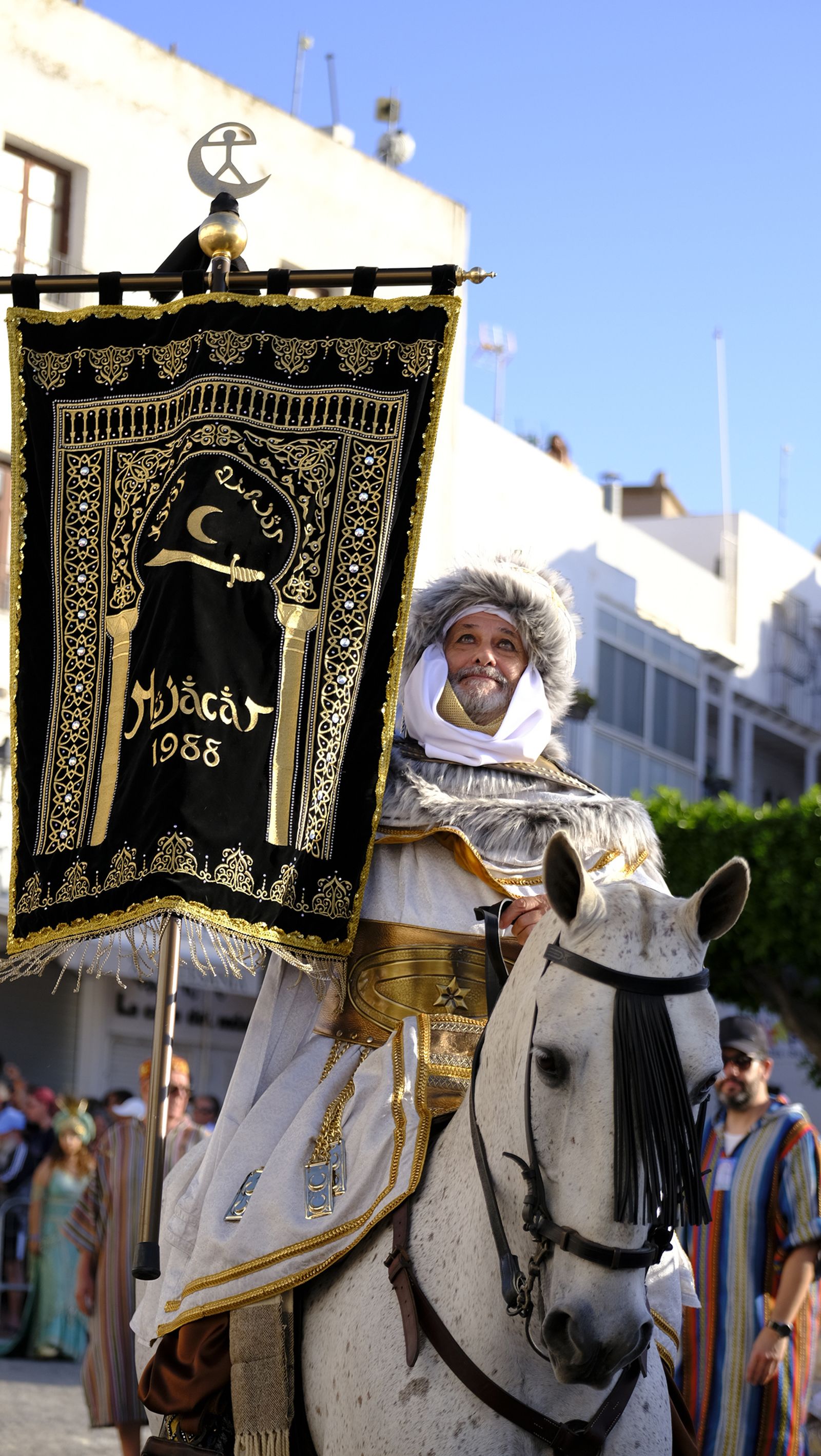 El espectacular desfile de Moros y Cristianos de Mojácar, en imágenes