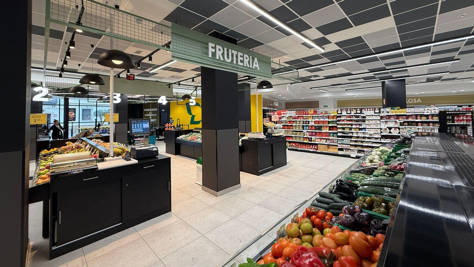 El nuevo Masymas de la calle San Clemente abrirá en horario ininterrumpido de lunes a sábado.