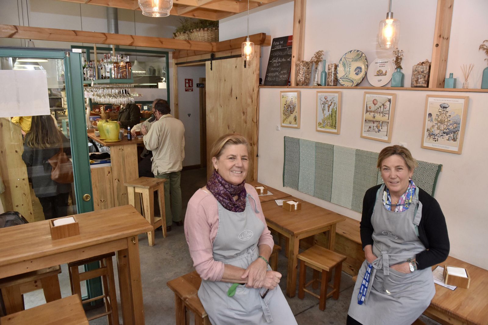 Teresa y Cristina Llorente, propietarias de La Juana.