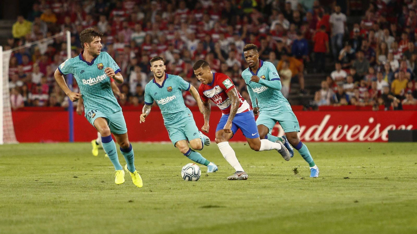 El buen momento de los rojiblancos se concretó con el triunfo ante el Barcelona.