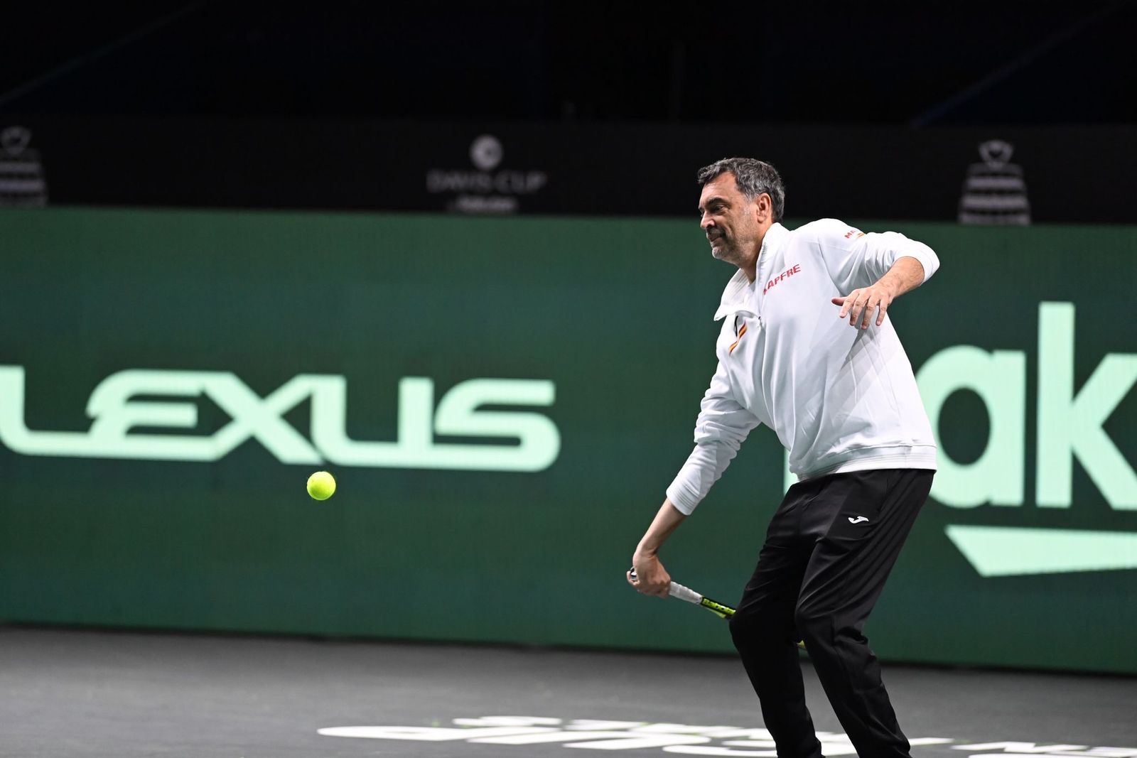 Los tenistas de la Copa Davis ya calientan motores en el Carpena