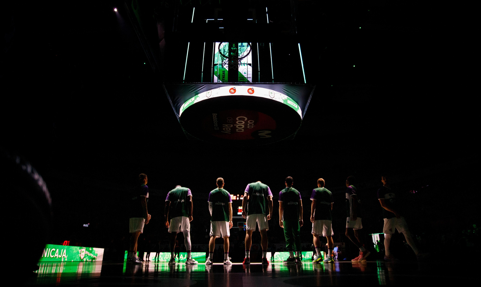 La plantilla del Unicaja, antes del partido ante el Barça.