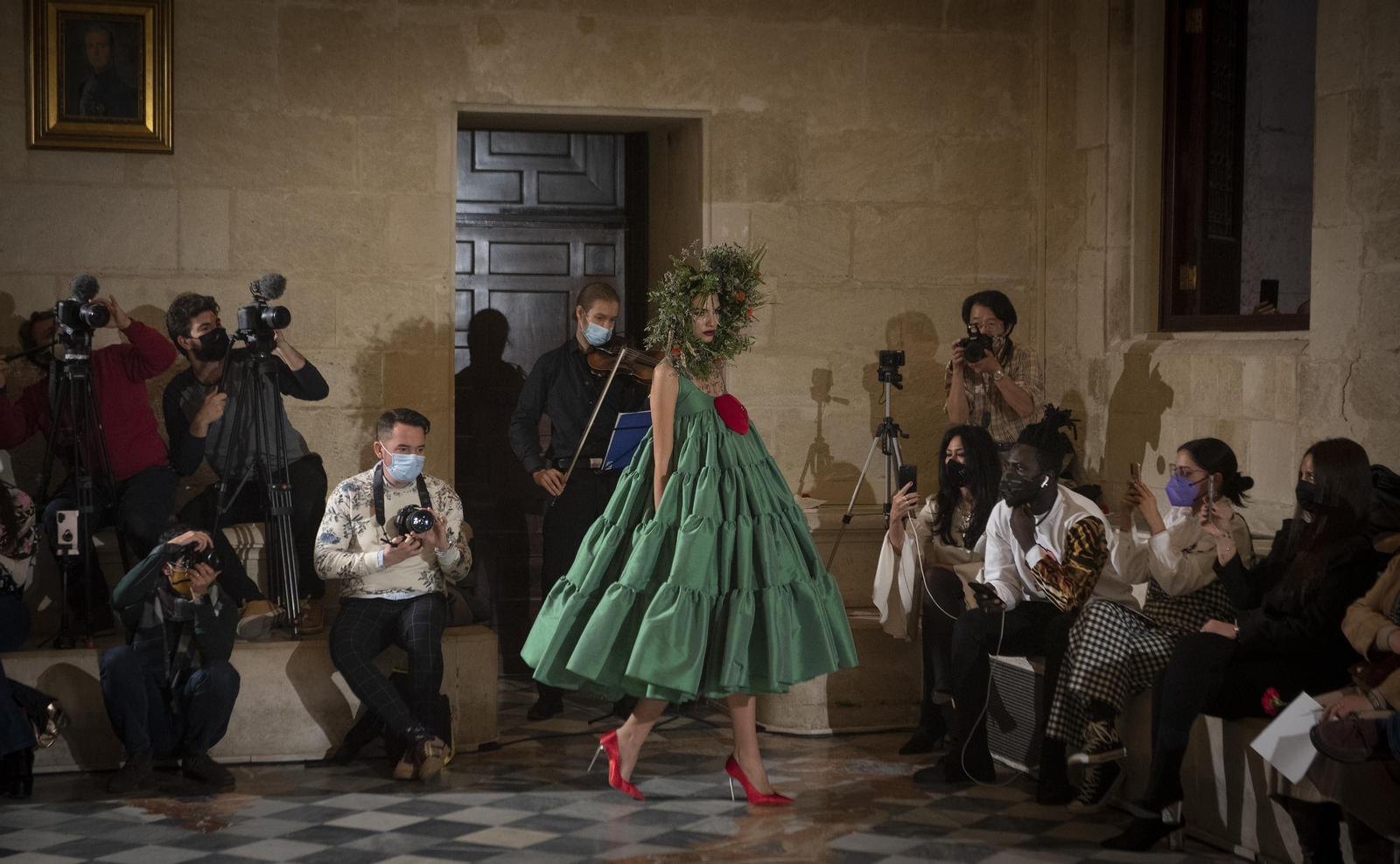 El desfile de moda flamenca Uniqo Qlamenco, en imágenes
