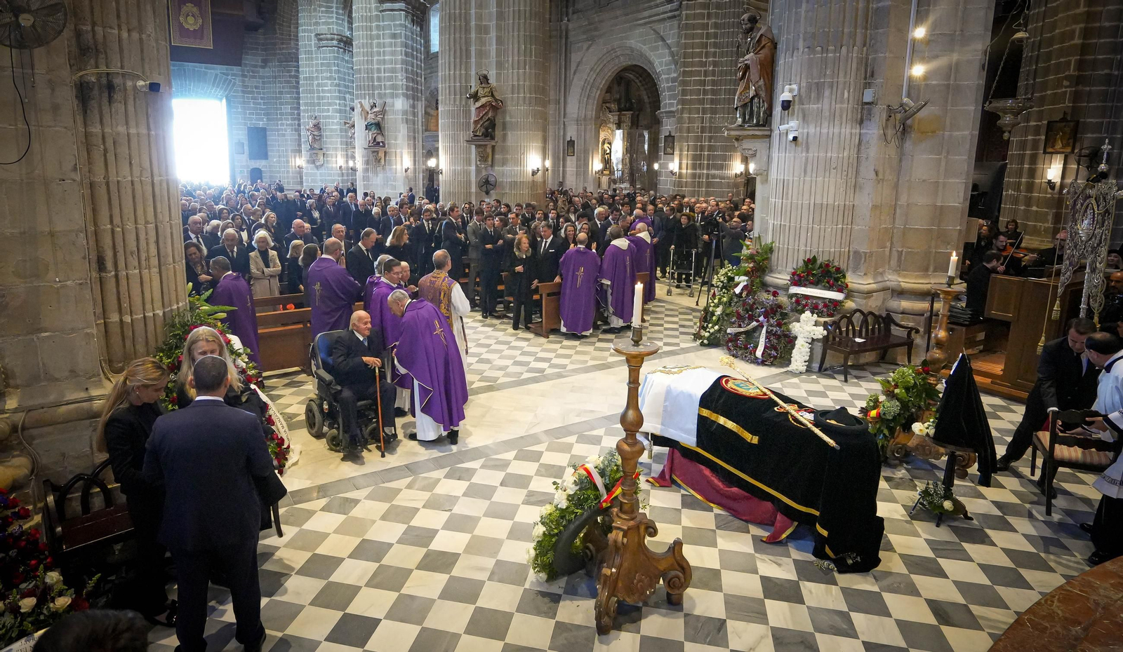 Imágenes del funeral de Álvaro Domecq en la catedral de Jerez