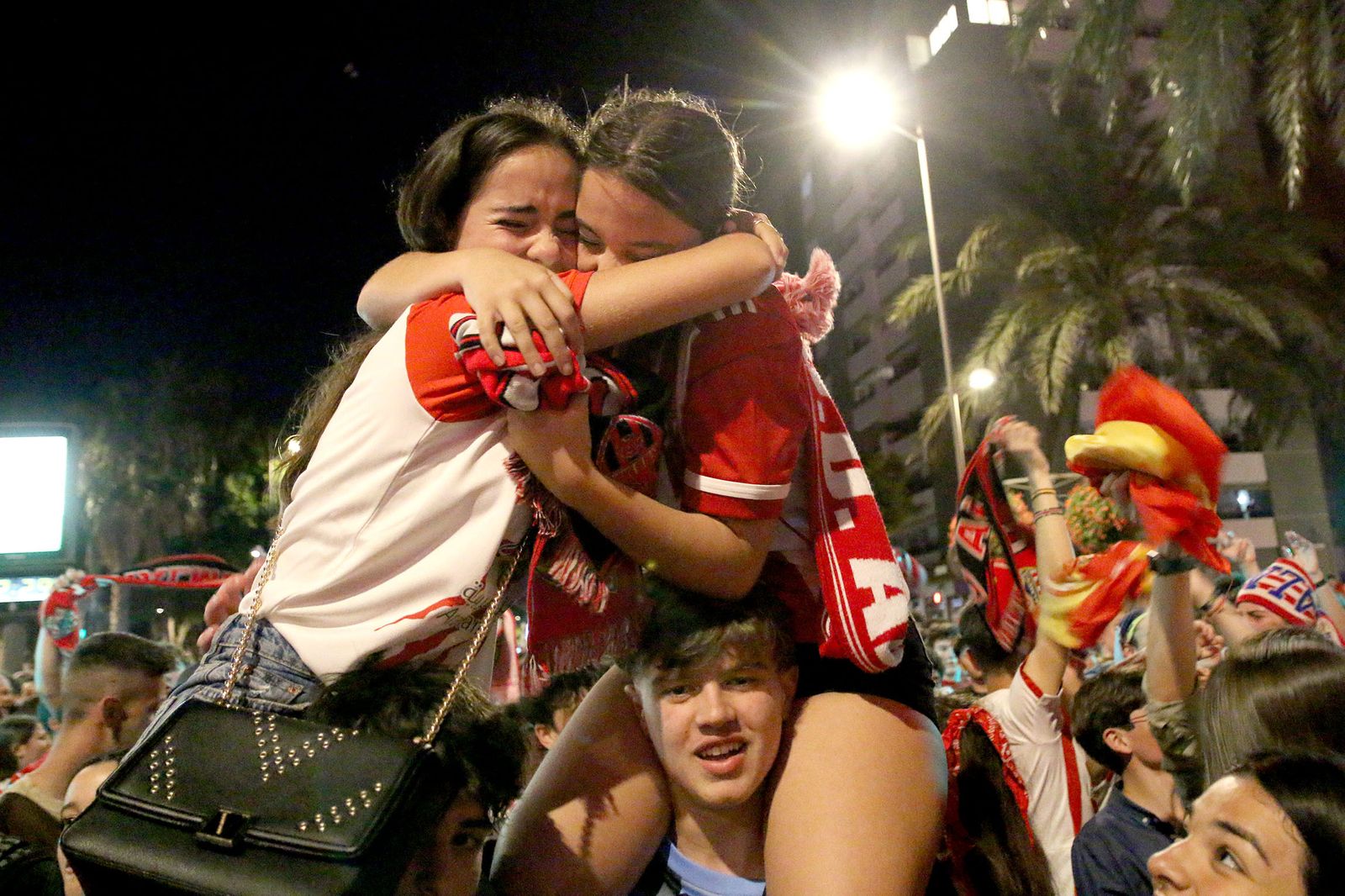 Las imágenes de la celebración del ascenso del Almería en la Plaza de las Velas