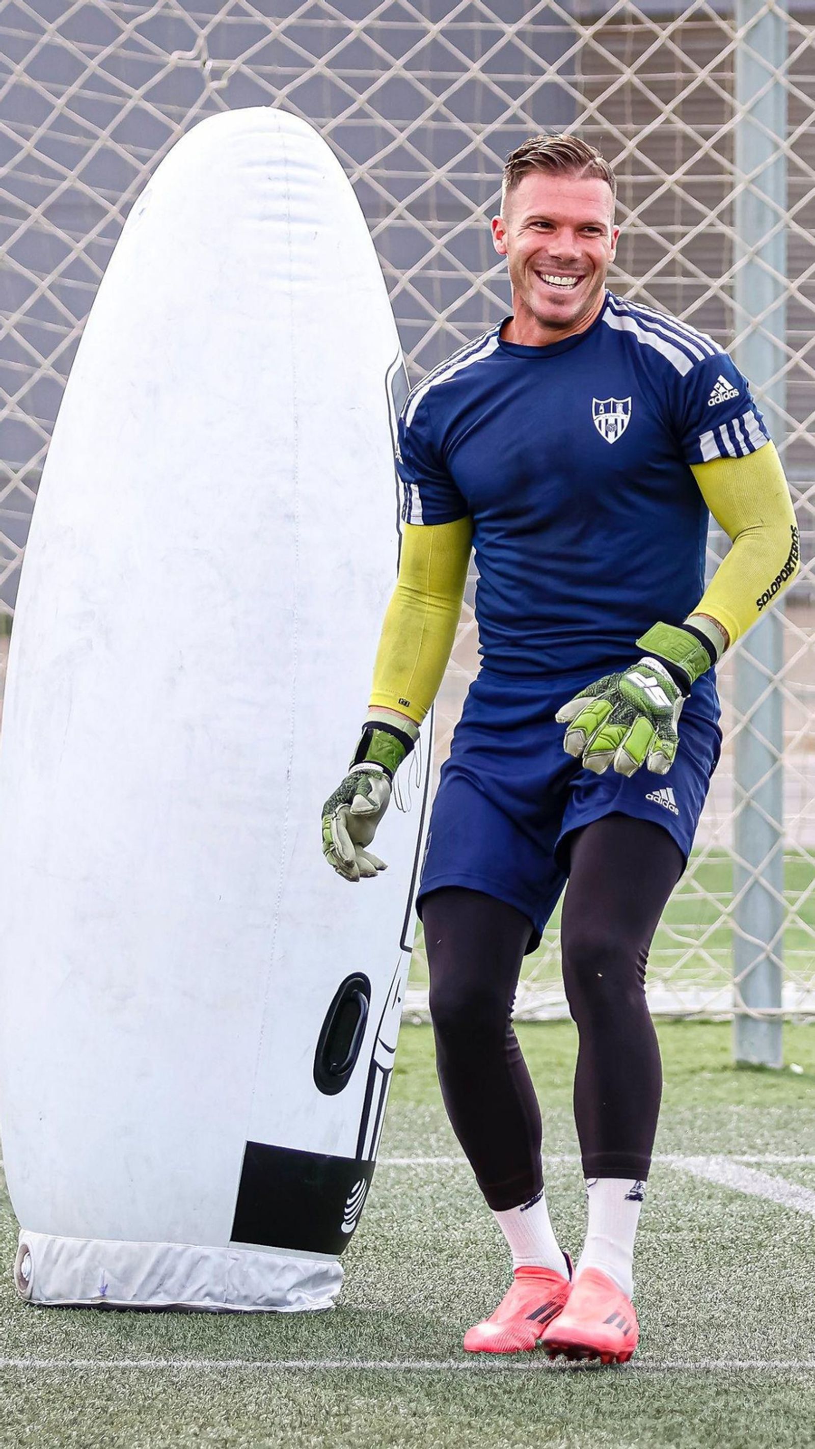 El meta Jose Salcedo, en un entrenamiento