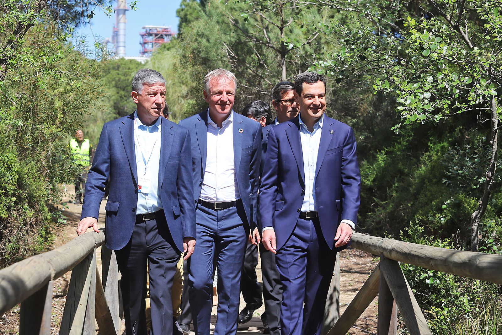 El presidente de la Junta de Andalucía Juanma Moreno visita la Laguna Primera de Palos (Huelva)