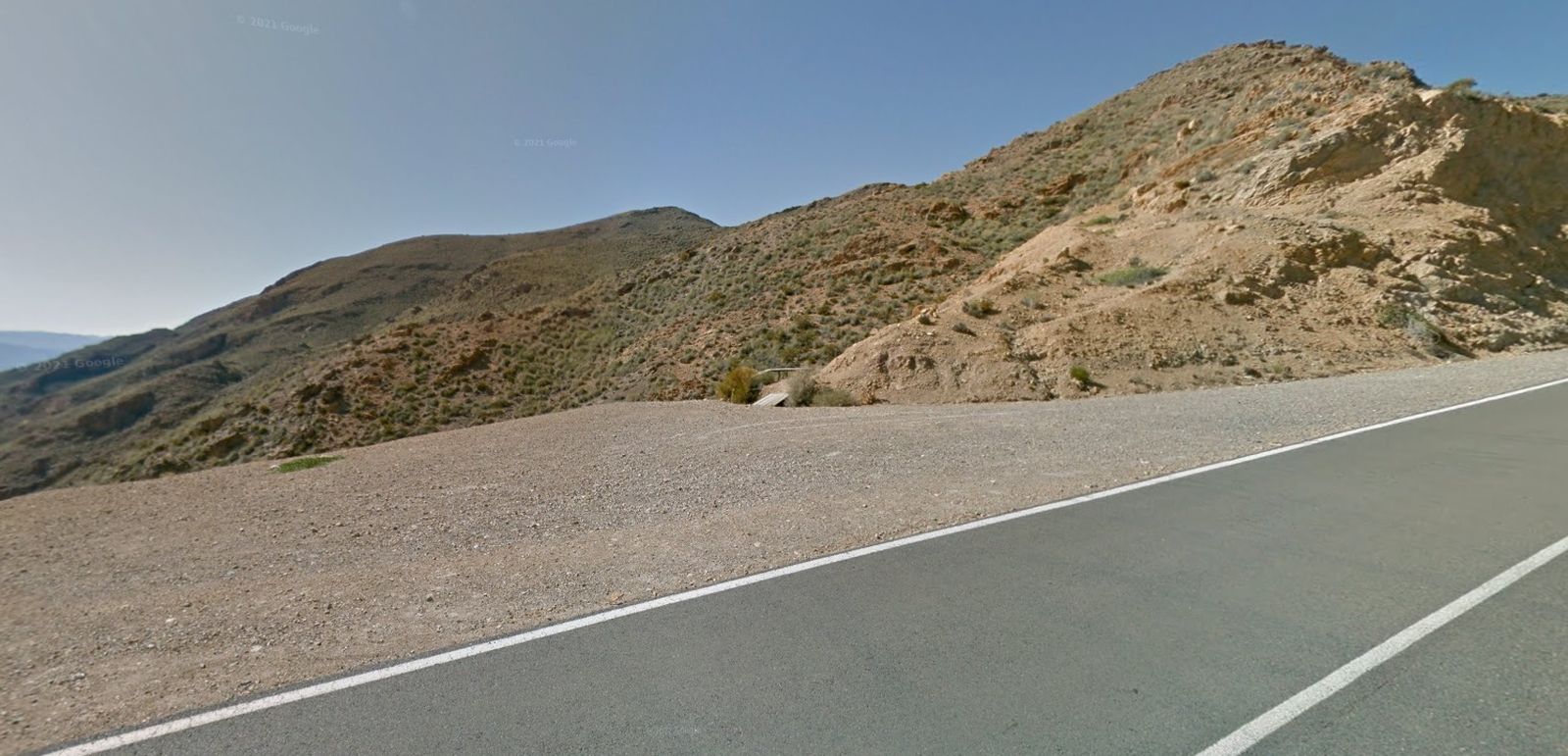 Carretera AL-3100 que sube hasta los Baños de Sierra Alhamilla, lugar cercano al accidente.