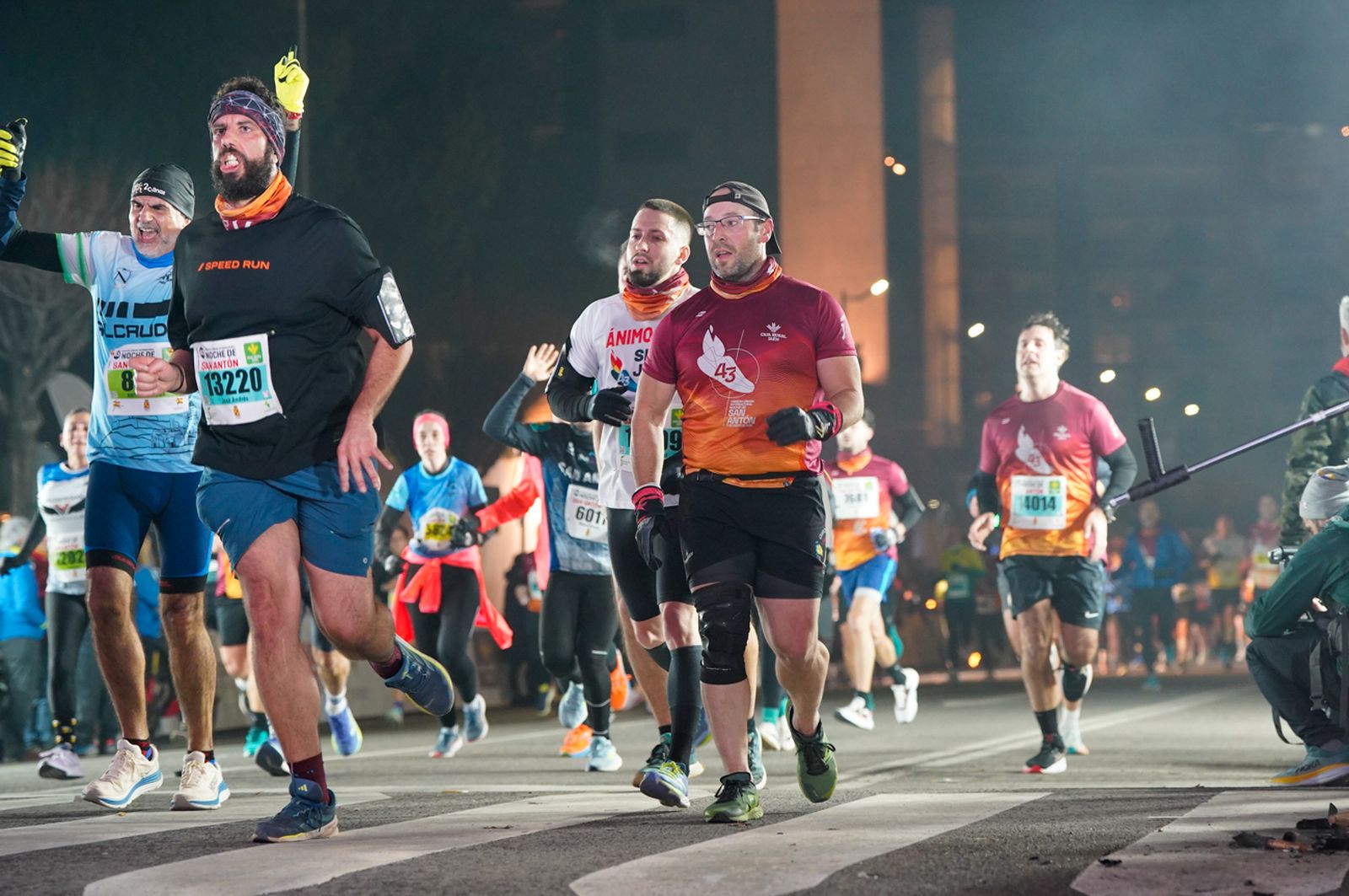 En imágenes: búscate en tu llegada a meta de la Carrera de San Antón 2026 (13)