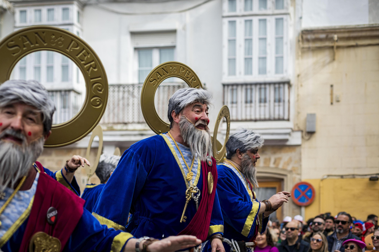 Carnaval de Cádiz 2023: Un sábado de batalla de coplas, en imágenes