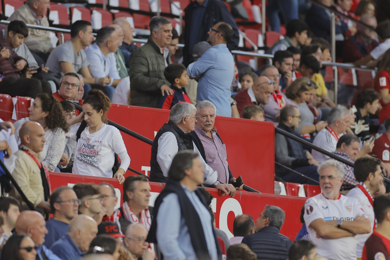 Búscate en las fotos del Sevilla-Betis