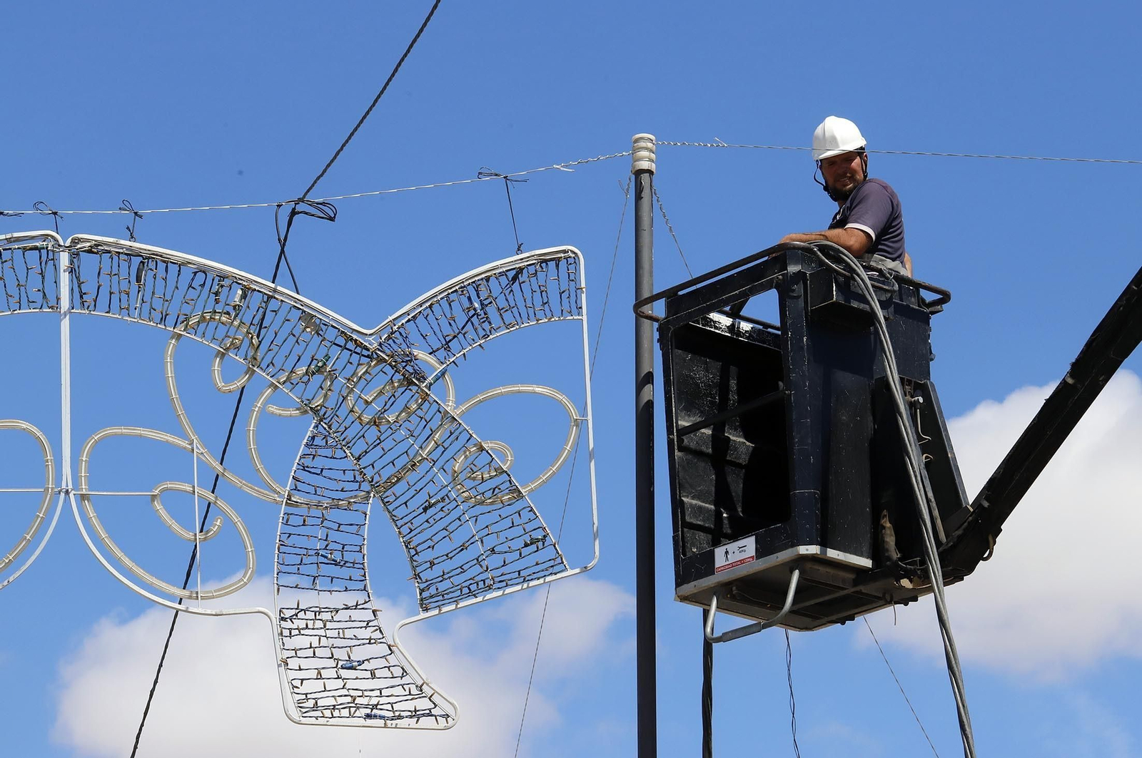 Imágenes de los preparativos para las Fiestas de La Cinta