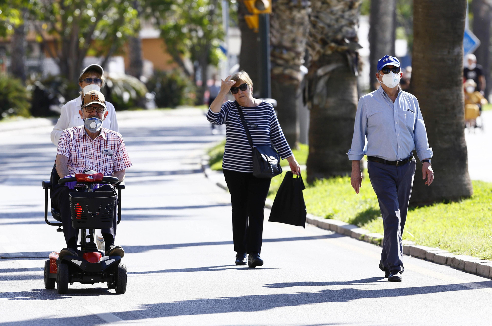Fotos: Los mayores vuelven a sus paseos