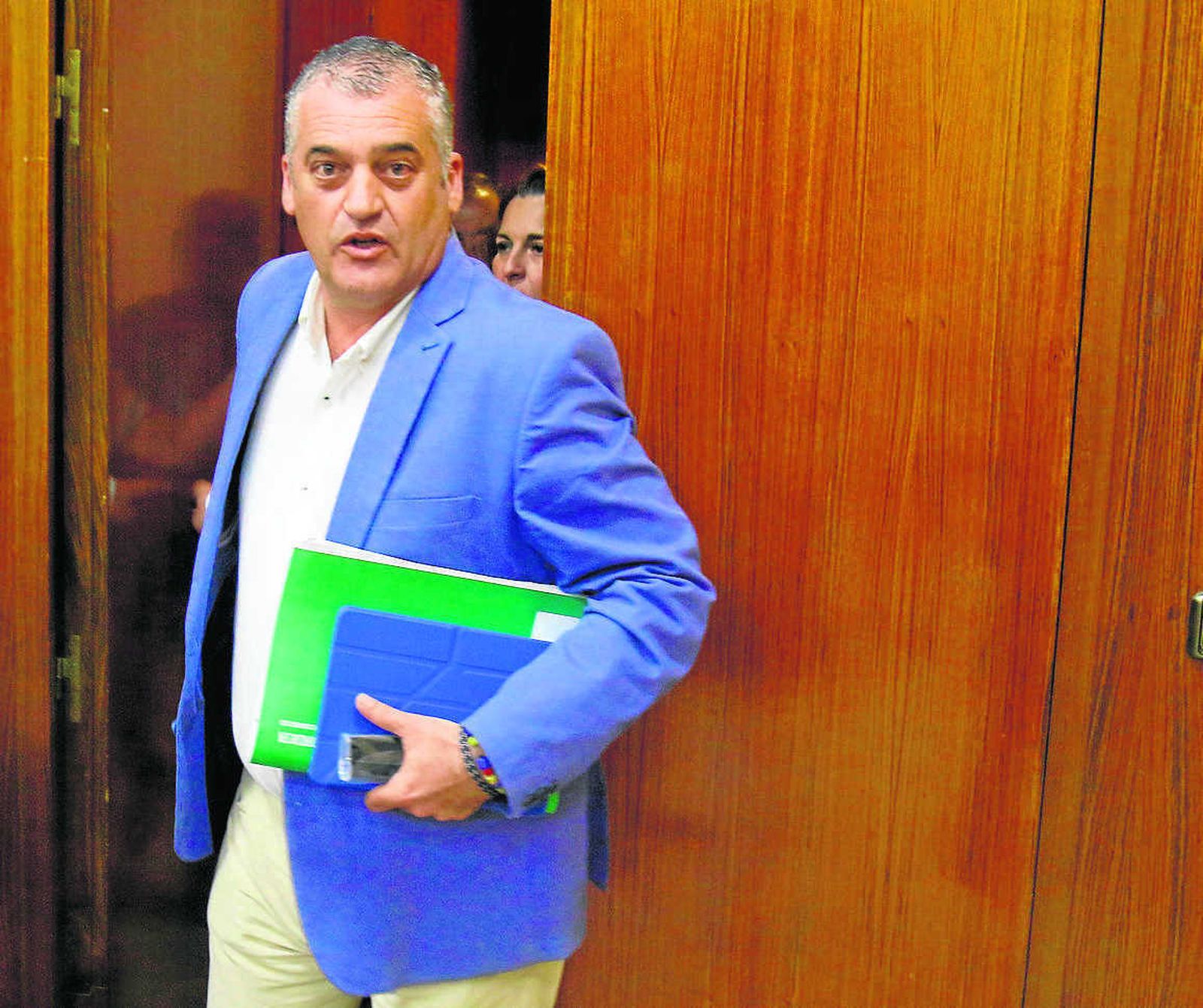 El consejero de Empleo, Empresa y Comercio, Javier Carnero, en una reciente comparecencia parlamentaria.