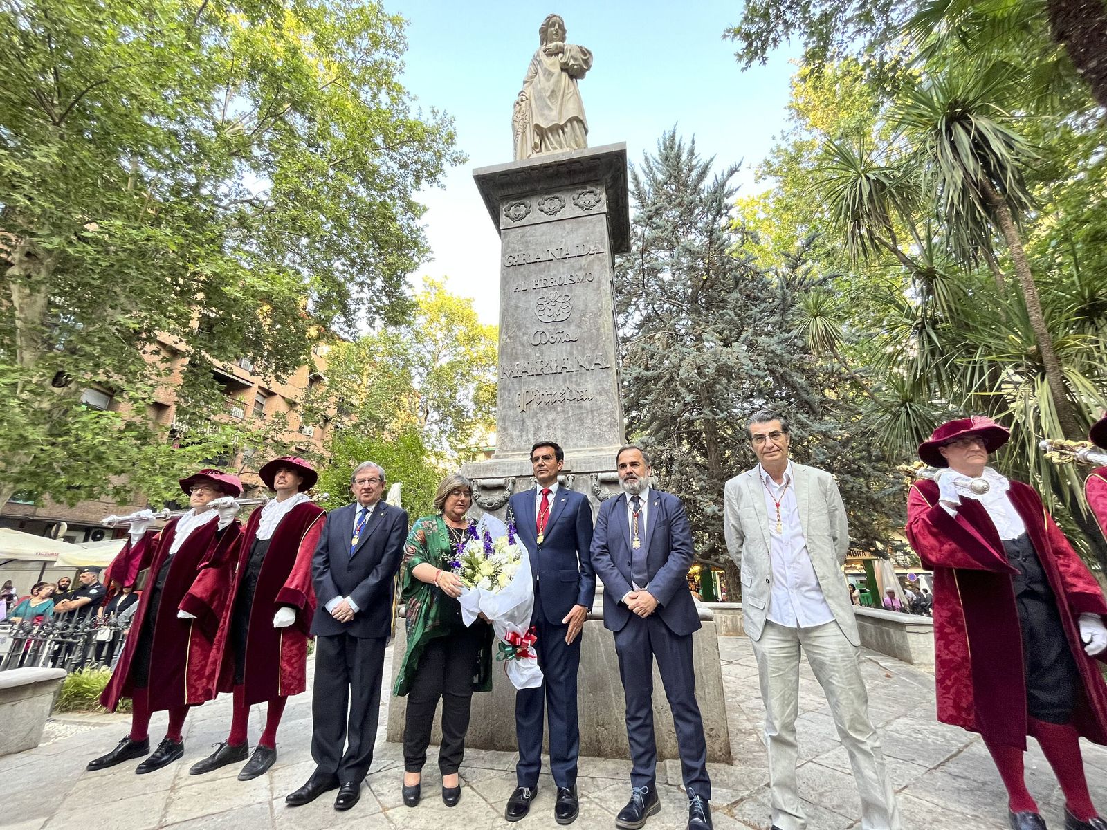 Así ha sido la procesión cívica en recuerdo a Mariana Pineda