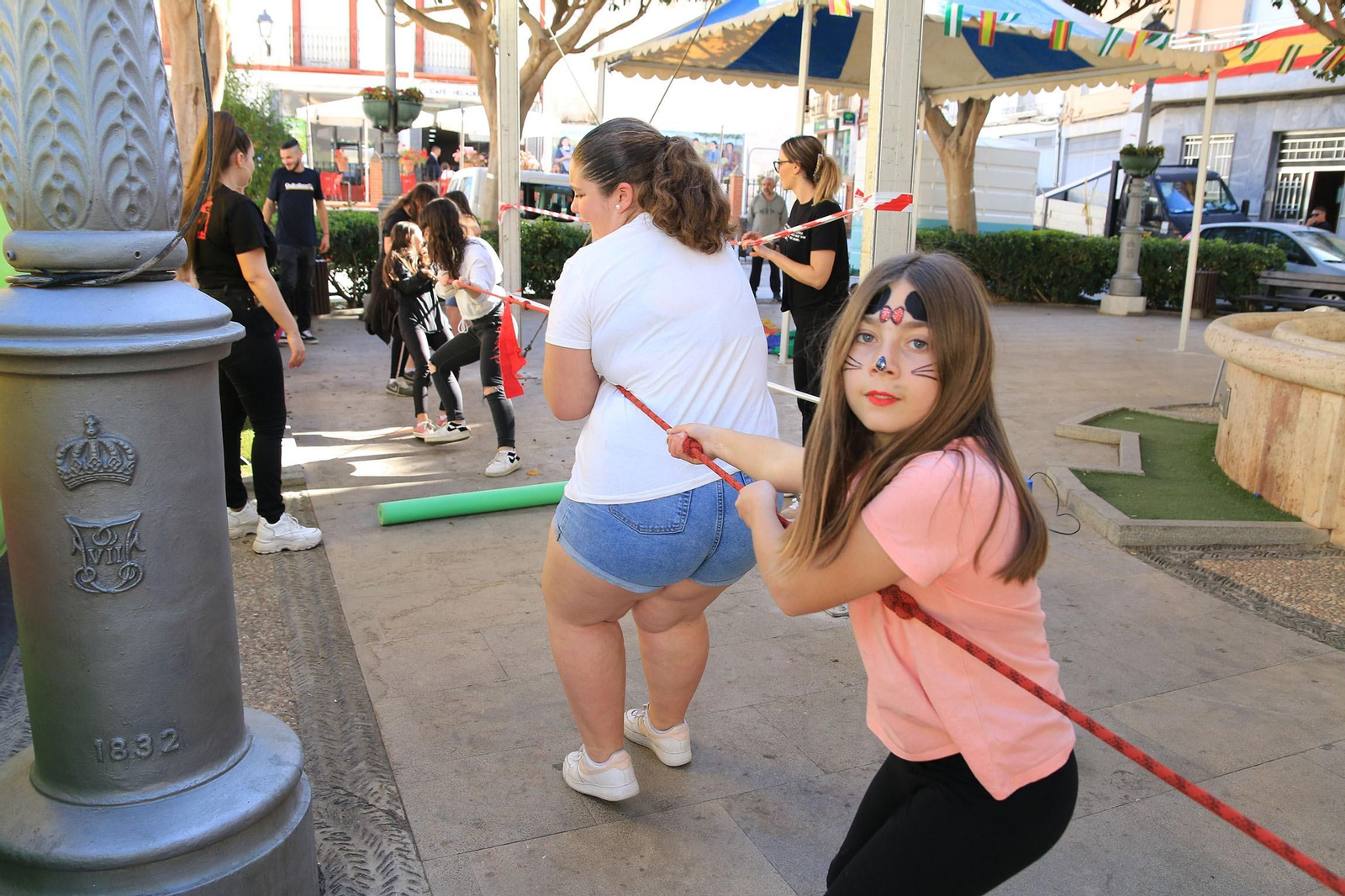Los niños se divierten en las fiestas de Canjáyar