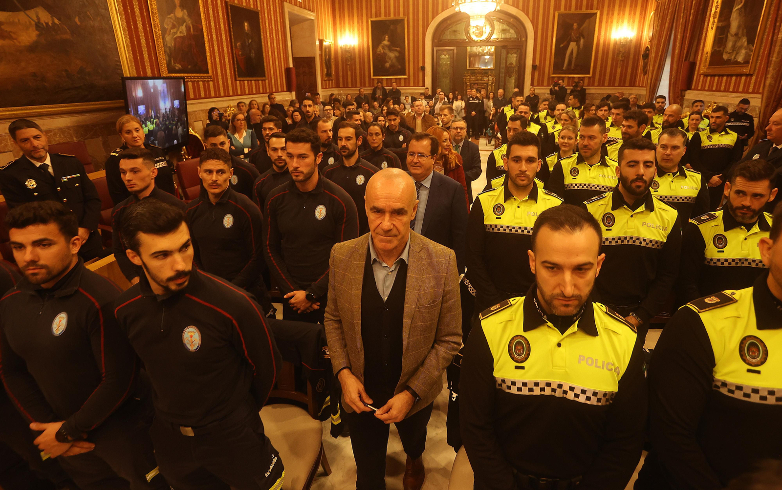 Toma de posesión de los nuevos agentes de la policía local y bomberos