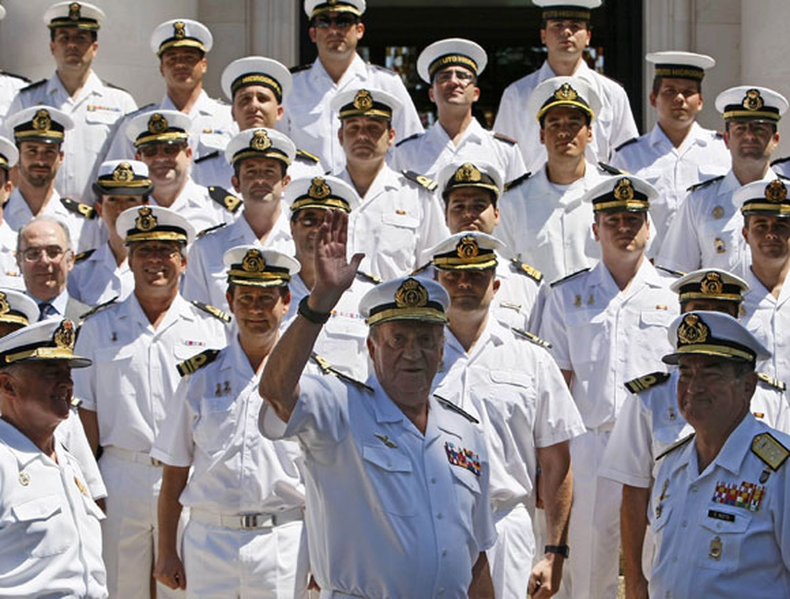 El Rey Juan Carlos visita el Instituto Hidrográfico de la Marina