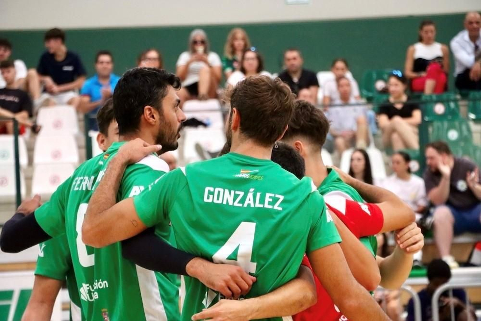 Los ahorradores celebran un punto durante la final de la Copa de Andalucía del pasado año.