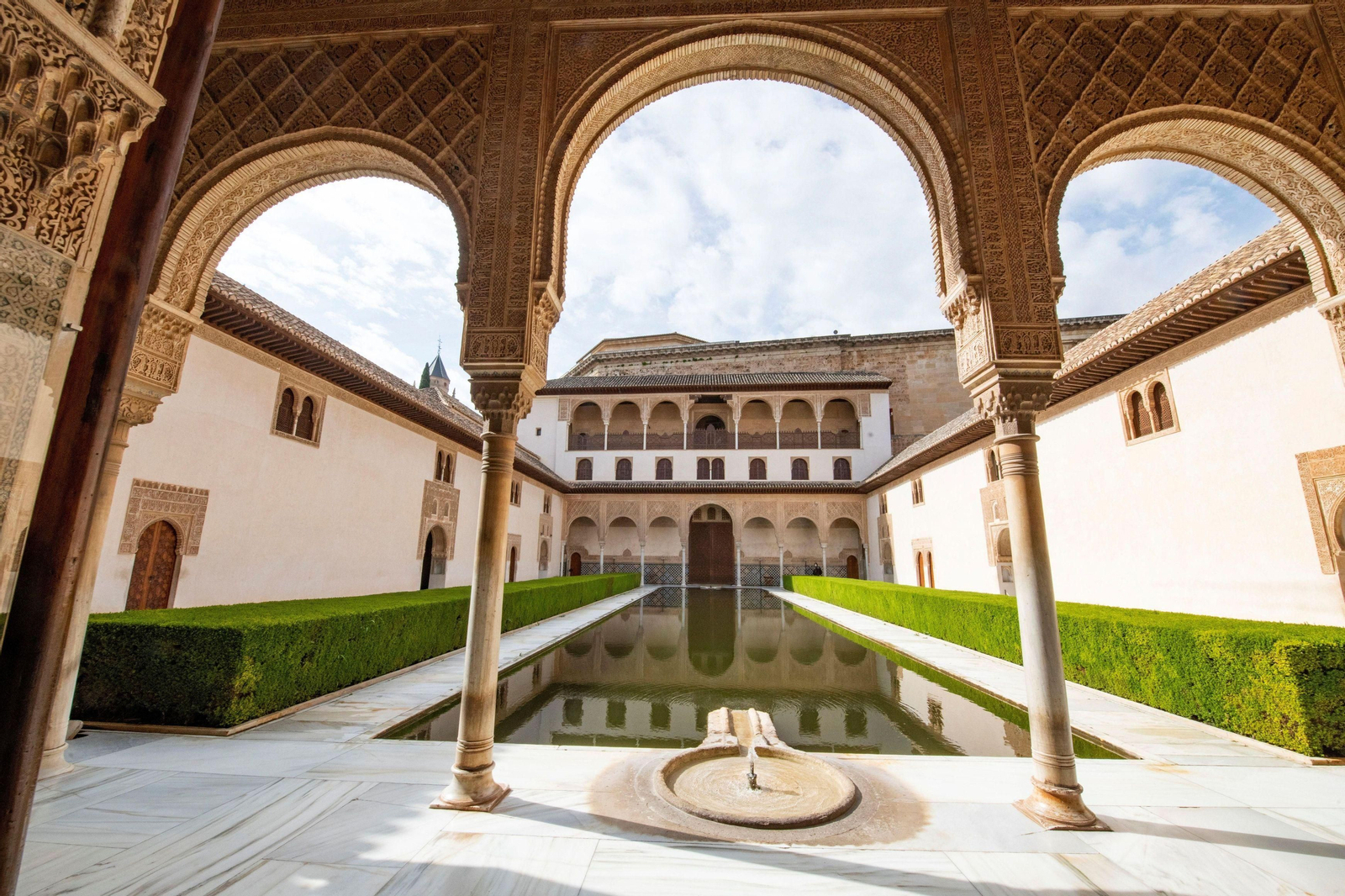 La Alhambra reanuda los procesos de licitación de contratos por 928.750 euros