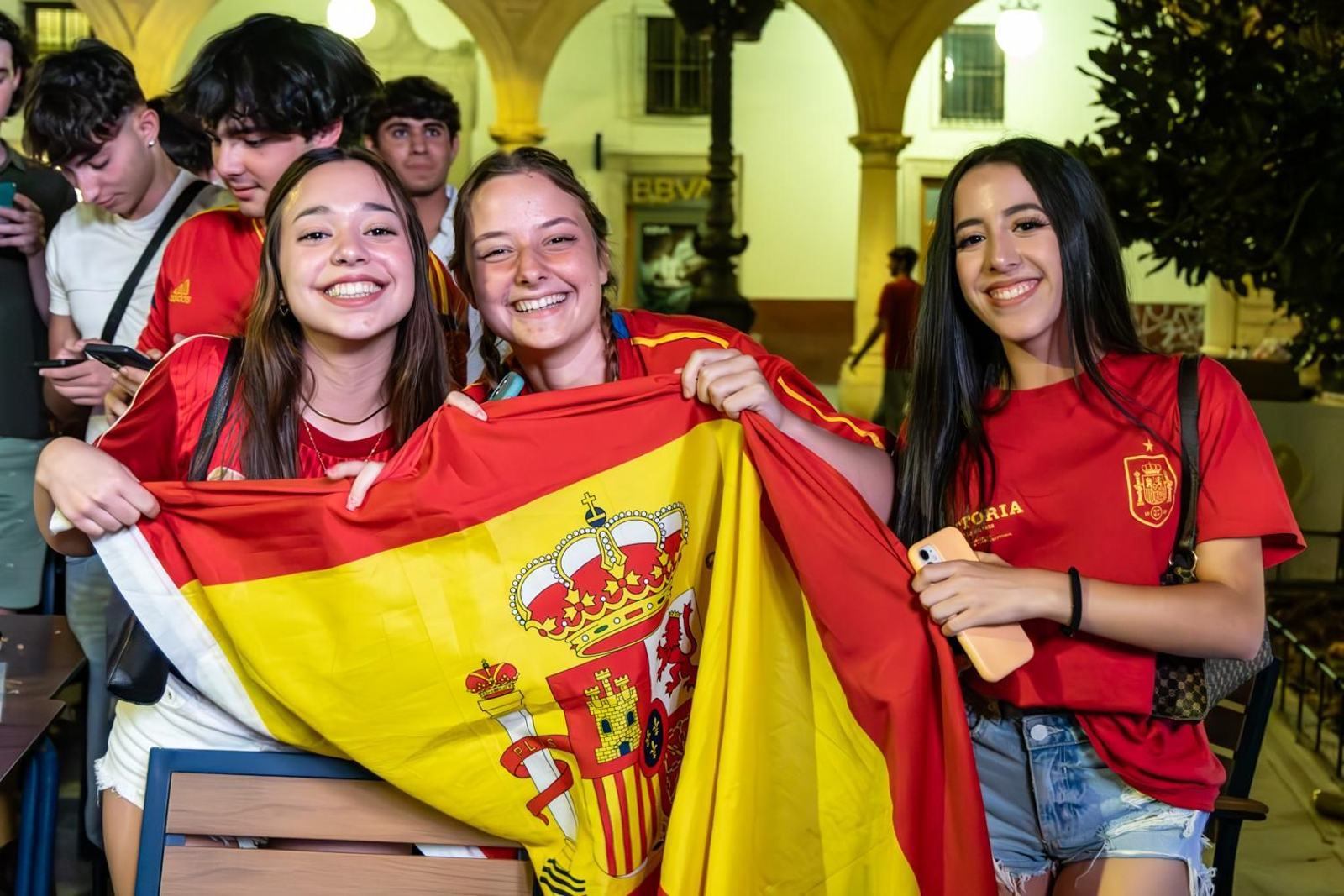 La euforia jiennense por la victoria de España, imágenes