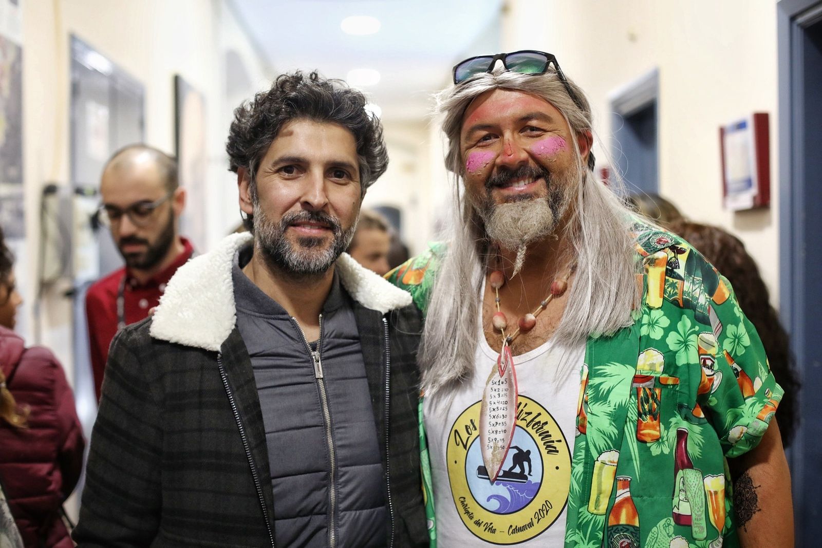 El cantaor Arcángel con el chirigotero Vera Luque.