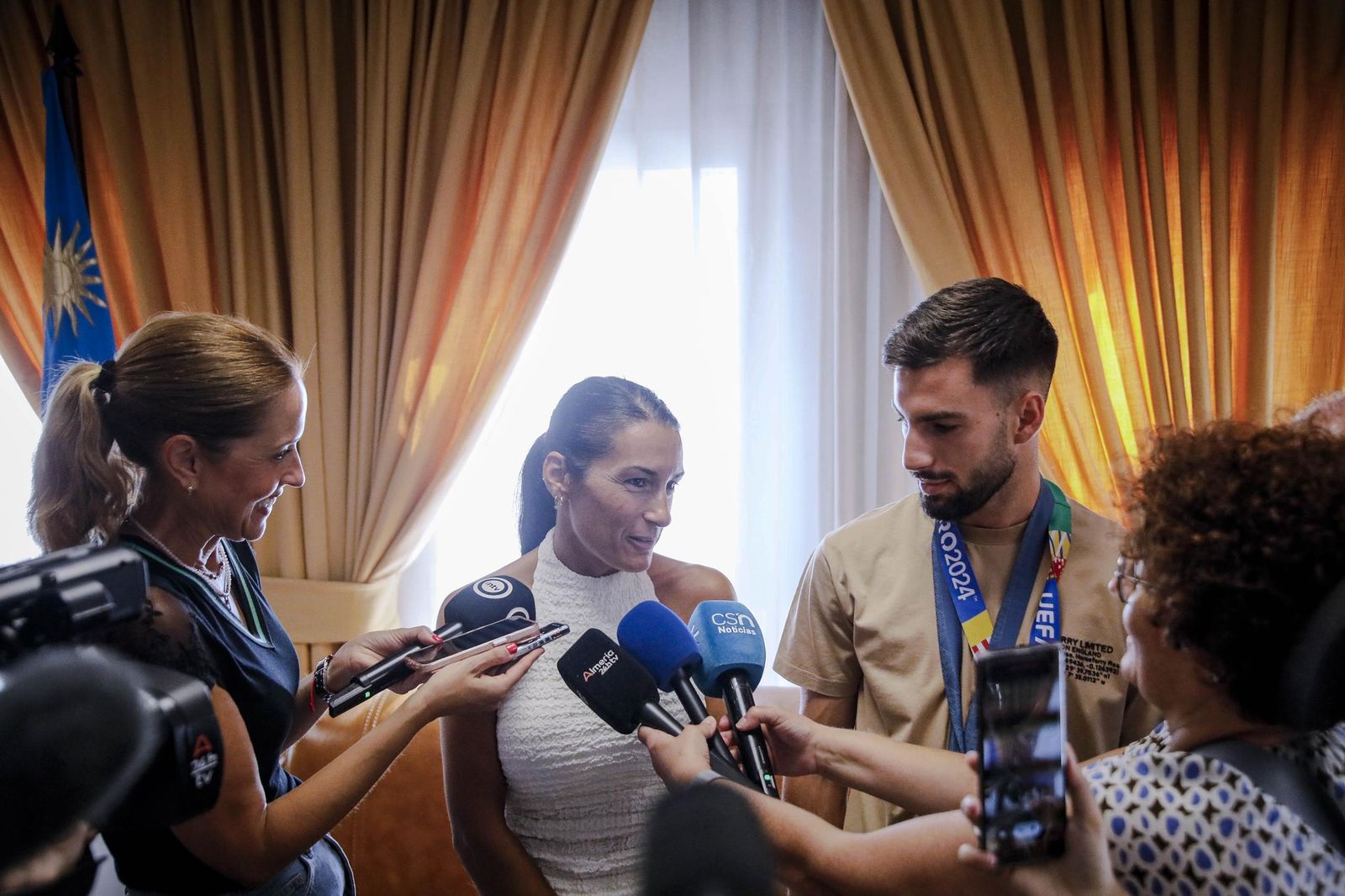 Álex Baena en el Ayto de Roquetas de Mar, en imágenes