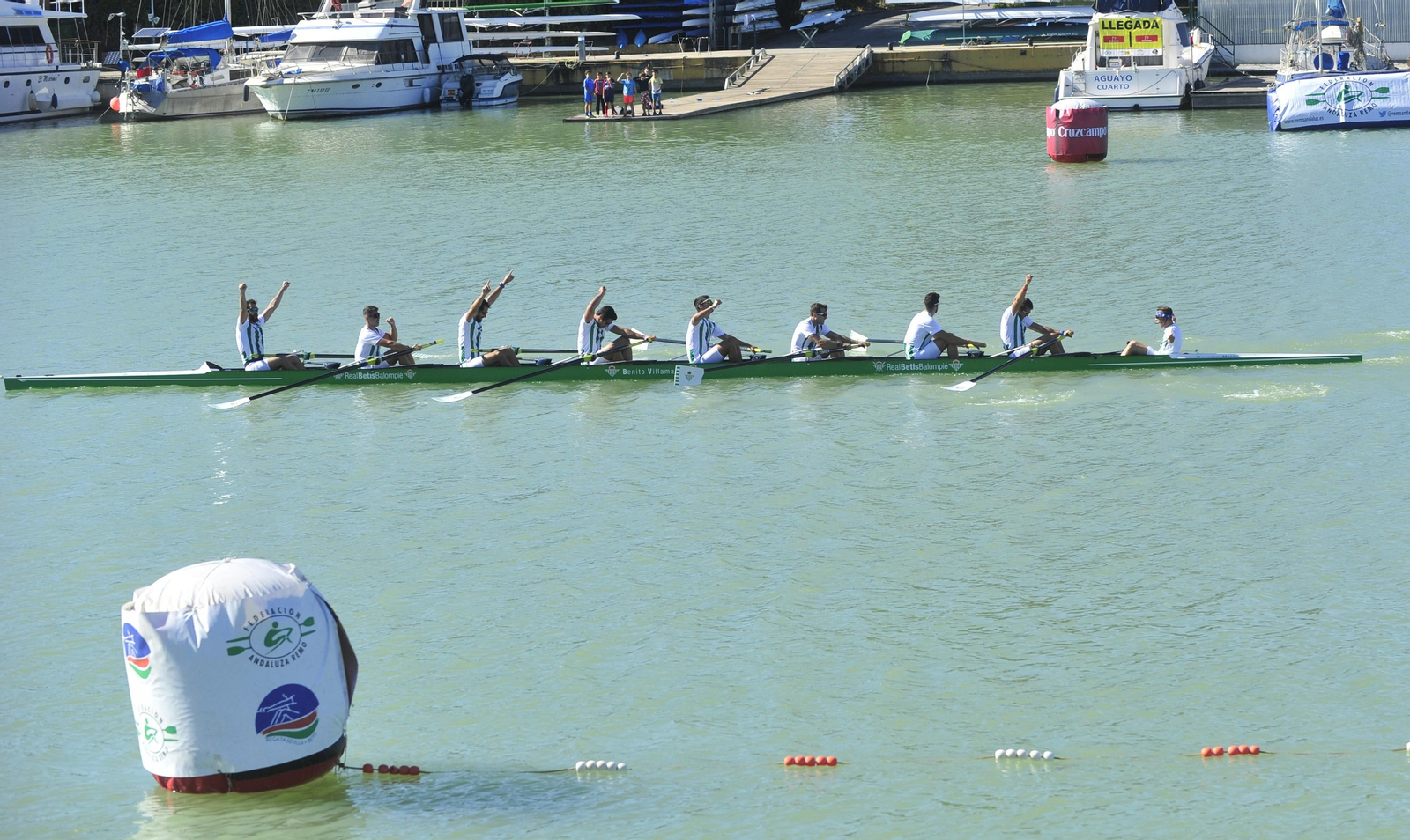 Las imágenes de la Regata Sevilla-Betis