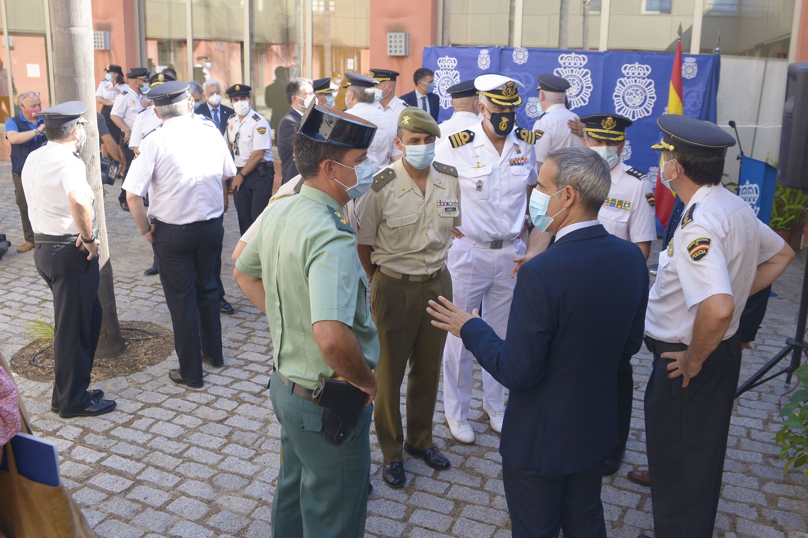 Fotos de la toma de posesion del cargo del nuevo comisario de la Policía Nacional