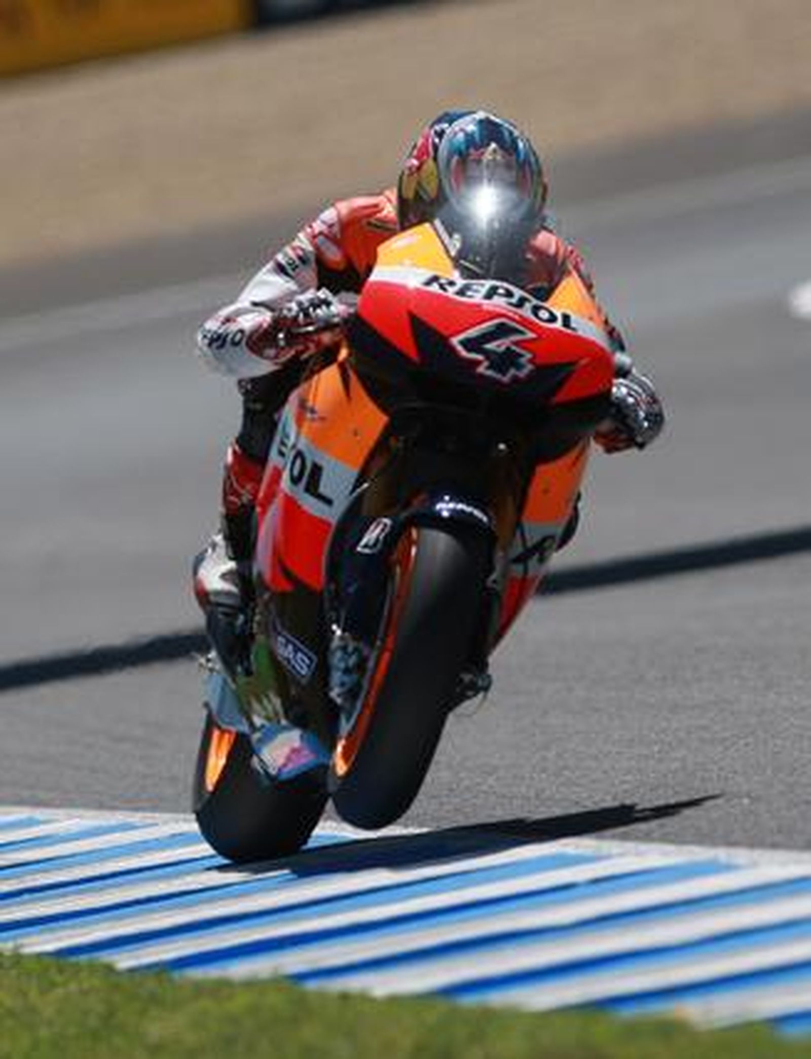 Tamizawa impide el pleno español en los entrenamientos oficiales del Gran Premio de España de Motociclismo, con ´poles´ para Pedrosa en MotoGP y Márquez en 125cc

Foto: Juan Carlos Toro/ Manuel Aranda