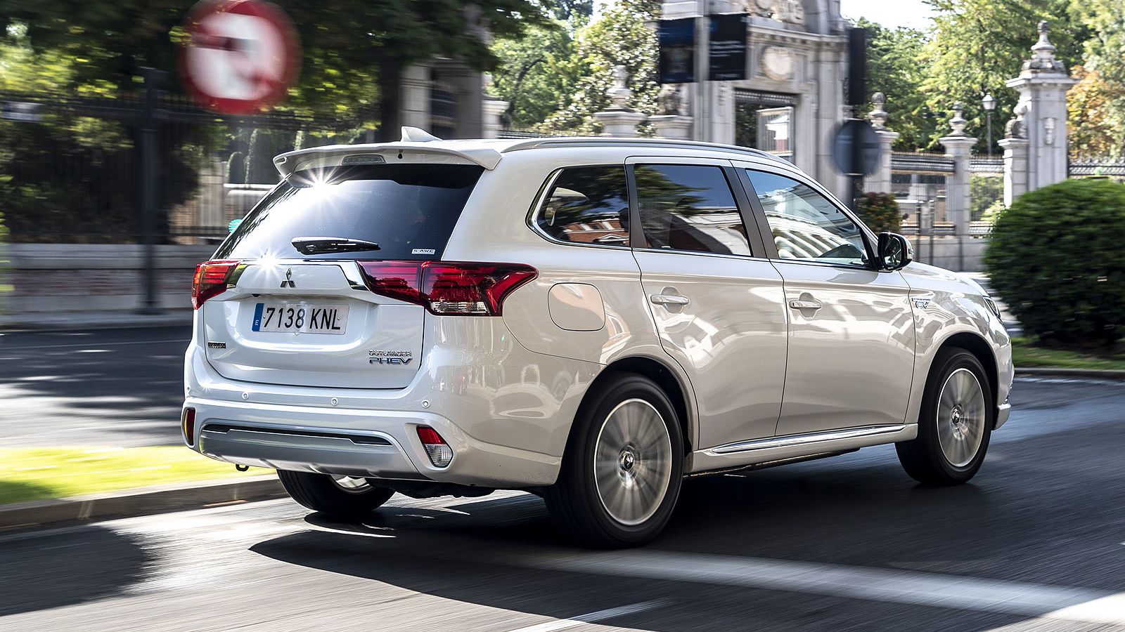 Mitsubishi Outlander PHEV.
