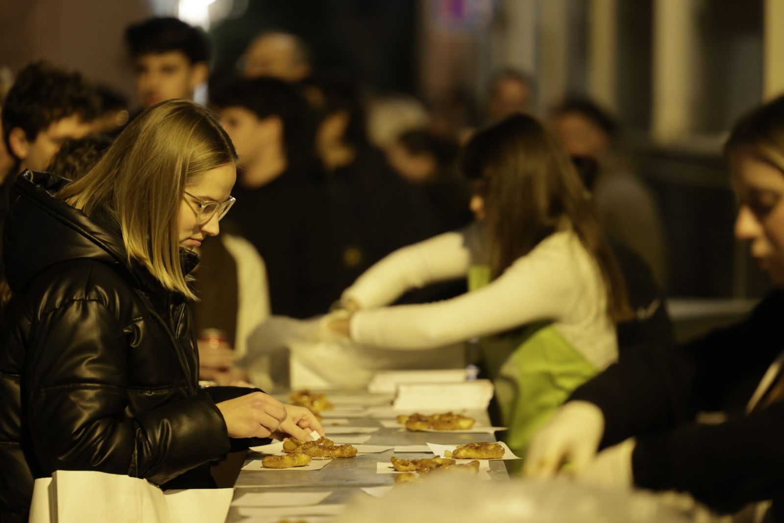 Las imágenes de la Pestiñada populatr del Carnaval de Cádiz 2026