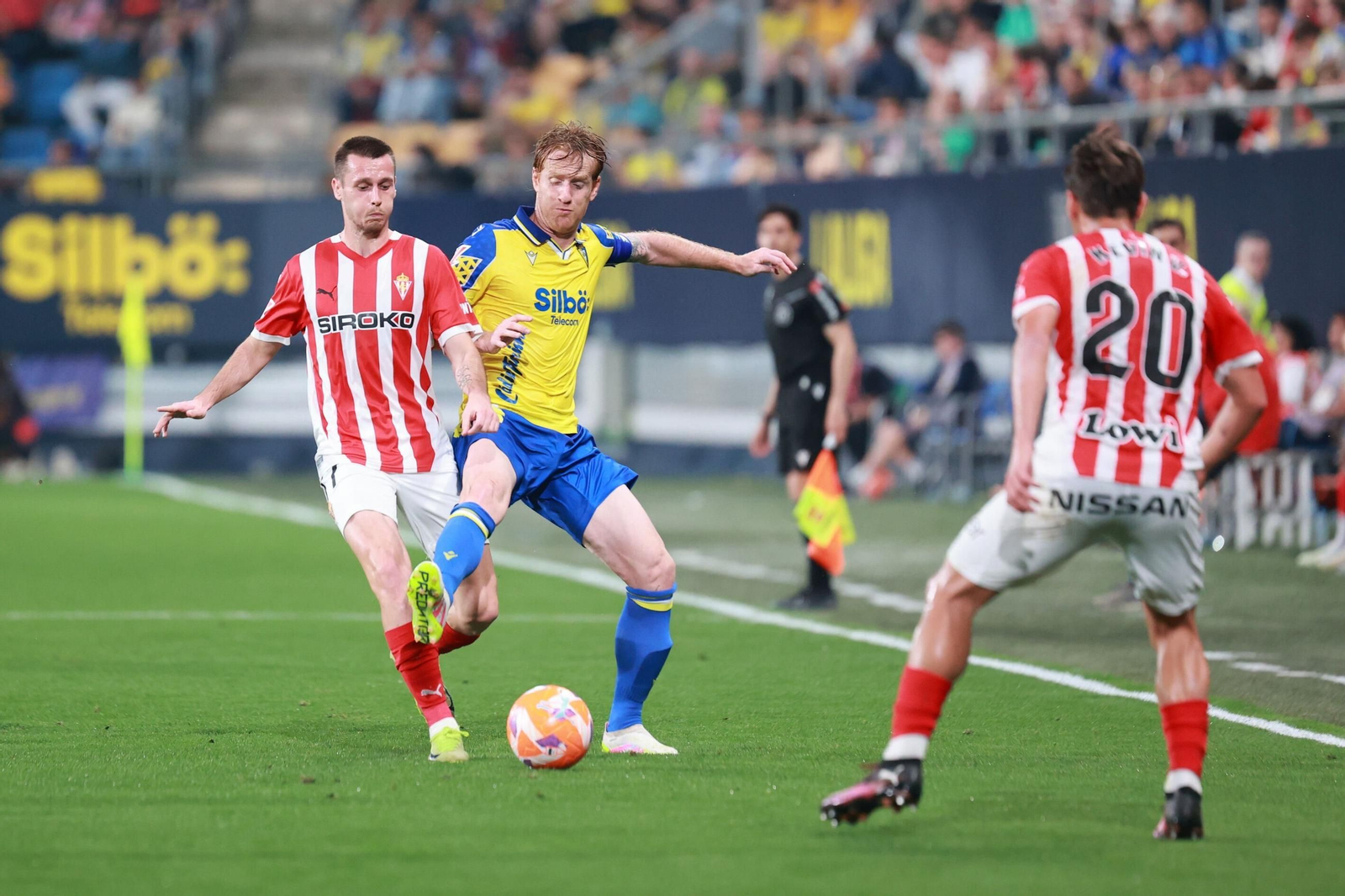 Un lance del Cádiz-Sporting de la pasada temporada.