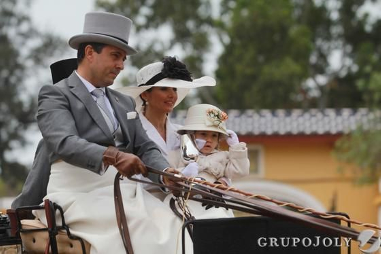 Una familia participa en el tradicional concurso ecuestre.

Foto: Jose Contreras