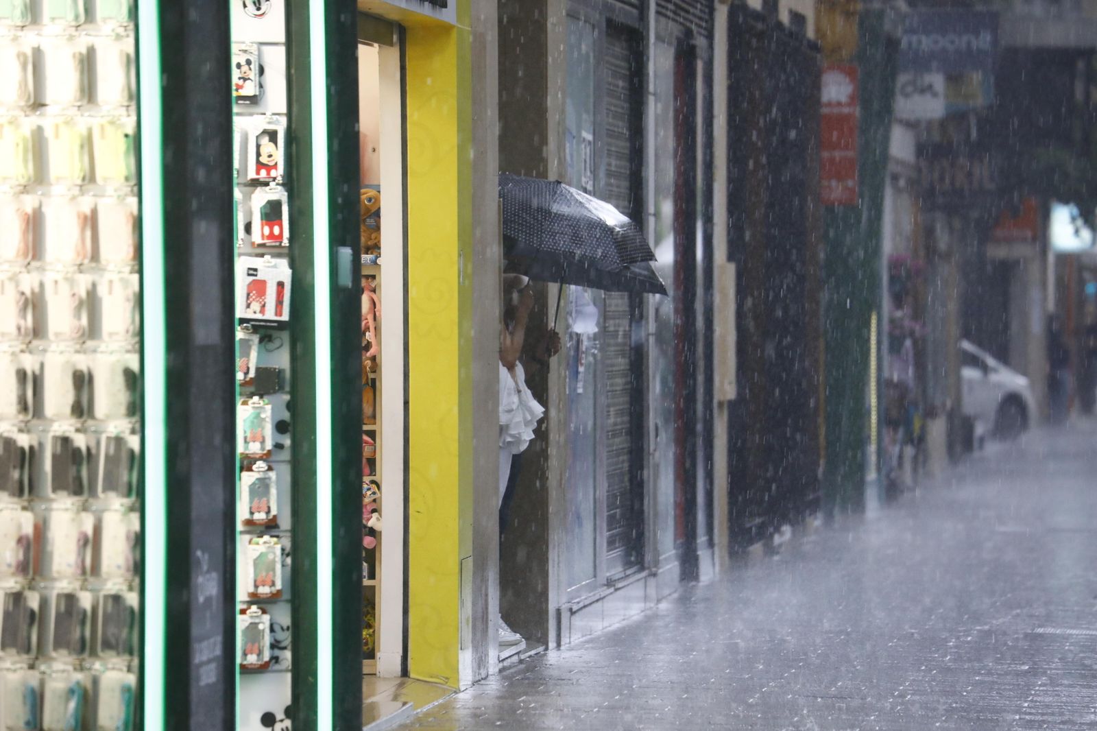 La tarde de tormenta y lluvia en Córdoba, en imágenes