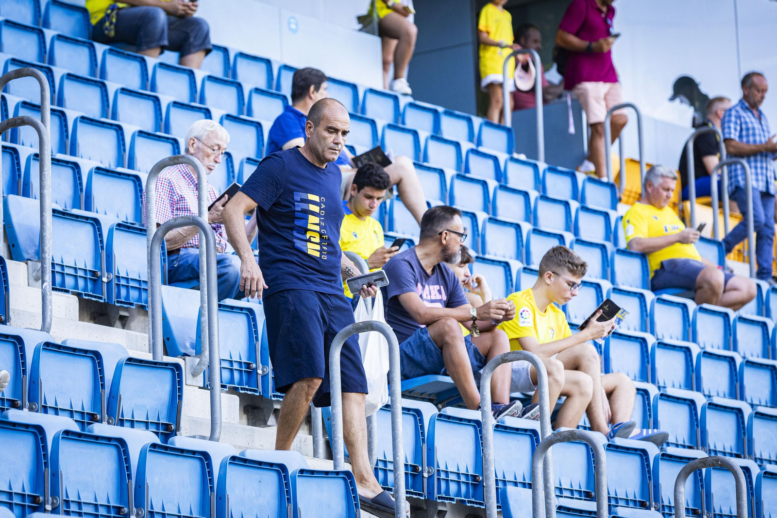 Búscate en el partido Cádiz-Alavés