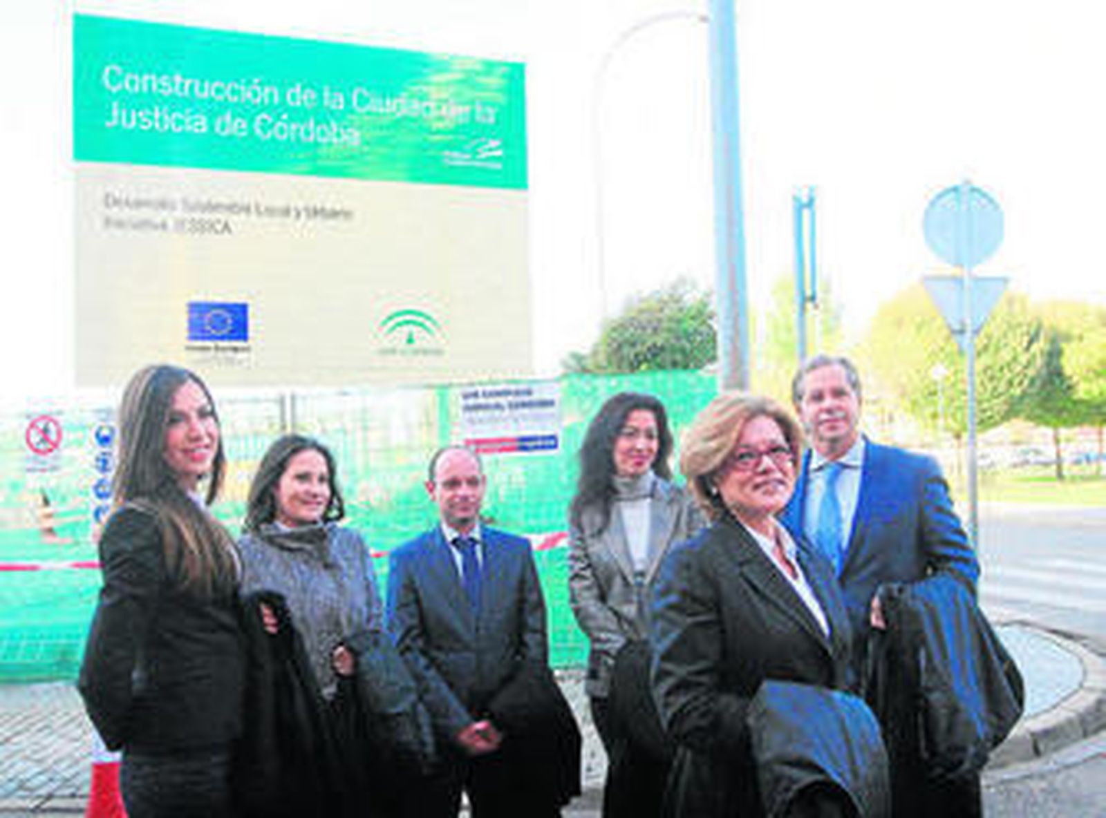 Lola de Toro, al frente del equipo que conforma su candidatura.