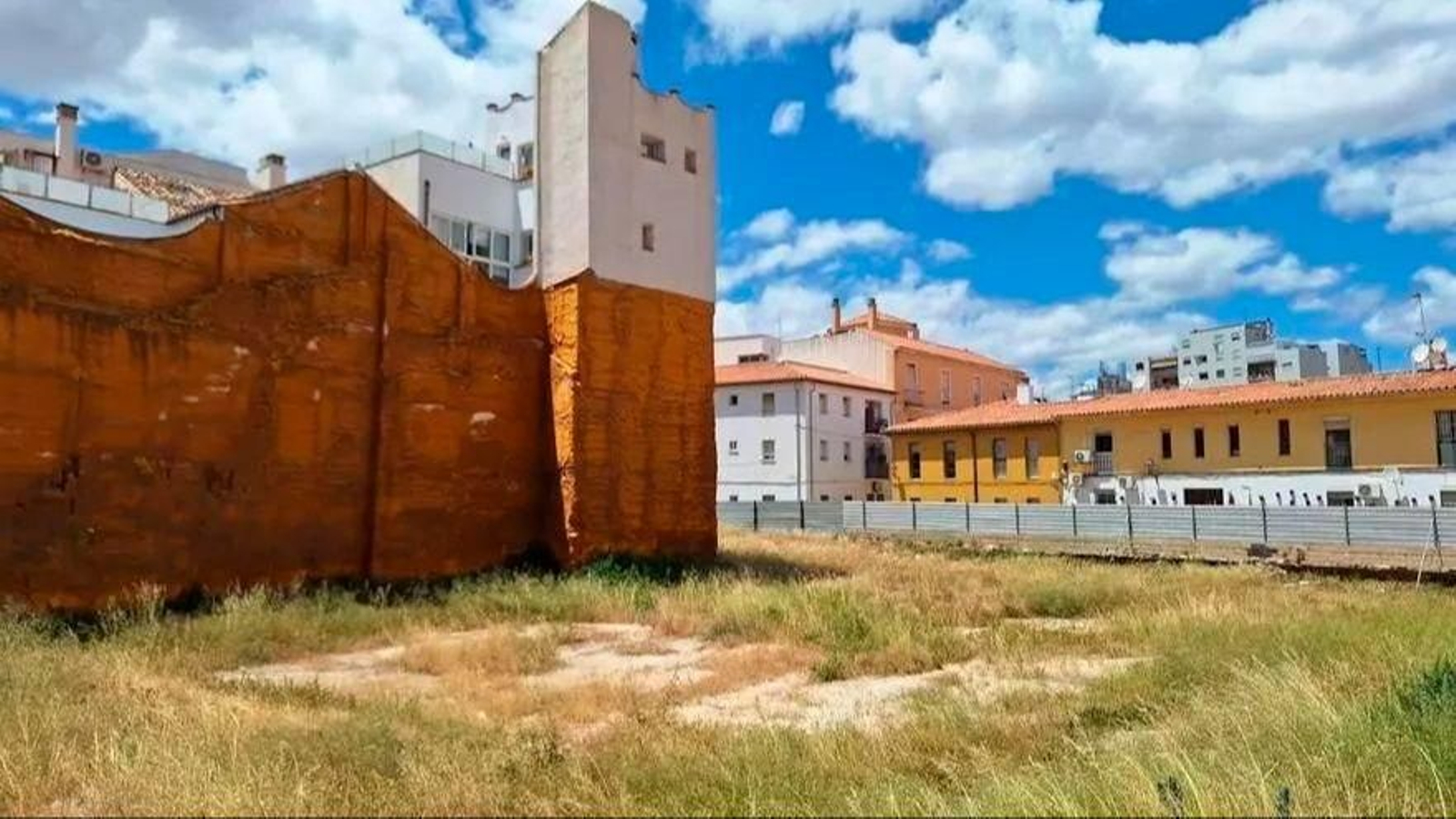 La Junta ya cuenta con la licencia de obra para la construcción de 50 viviendas en El Perchel