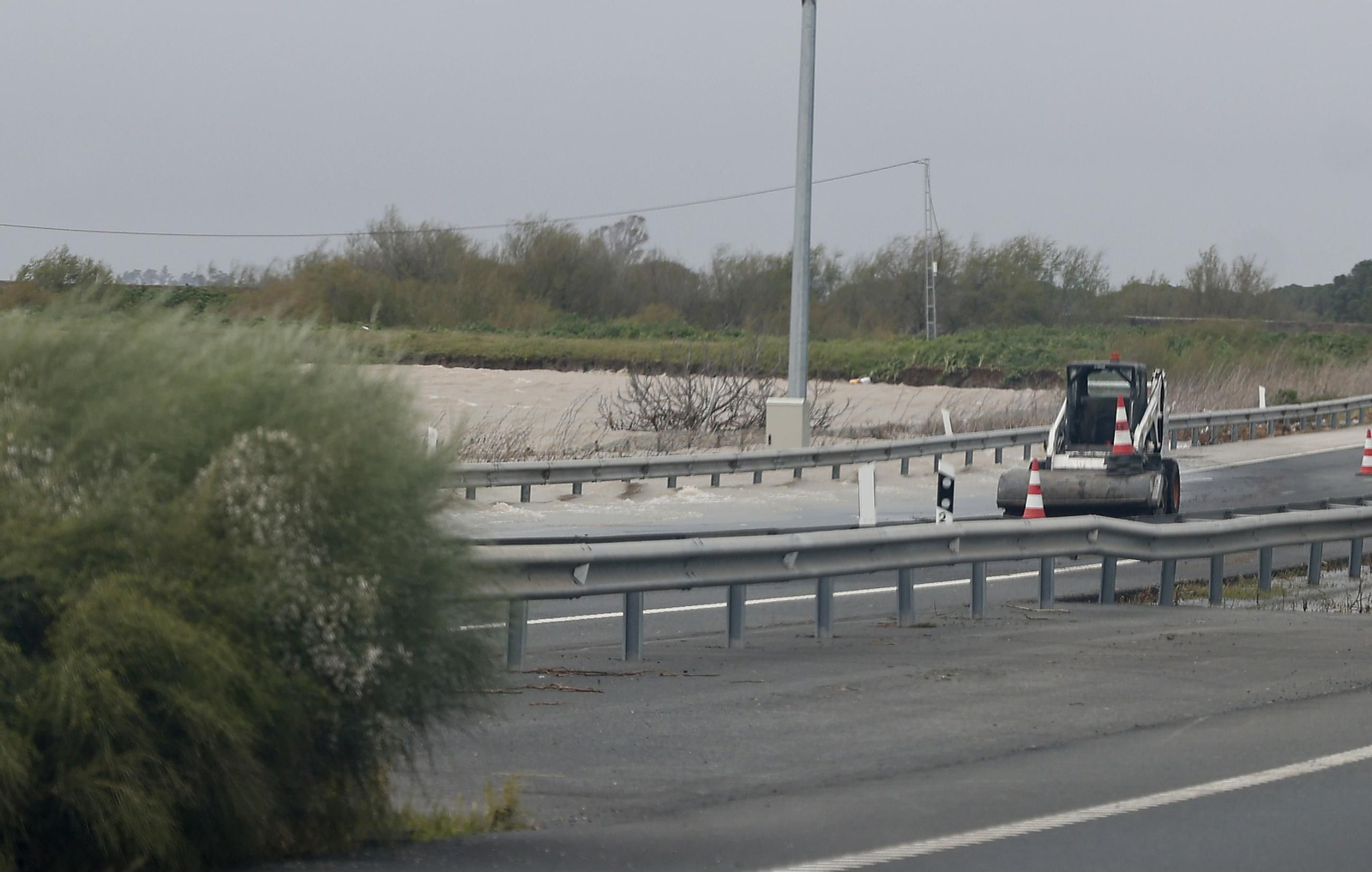 Las imágenes de las inundaciones en Los Palacios y las Cabezas de San Juan