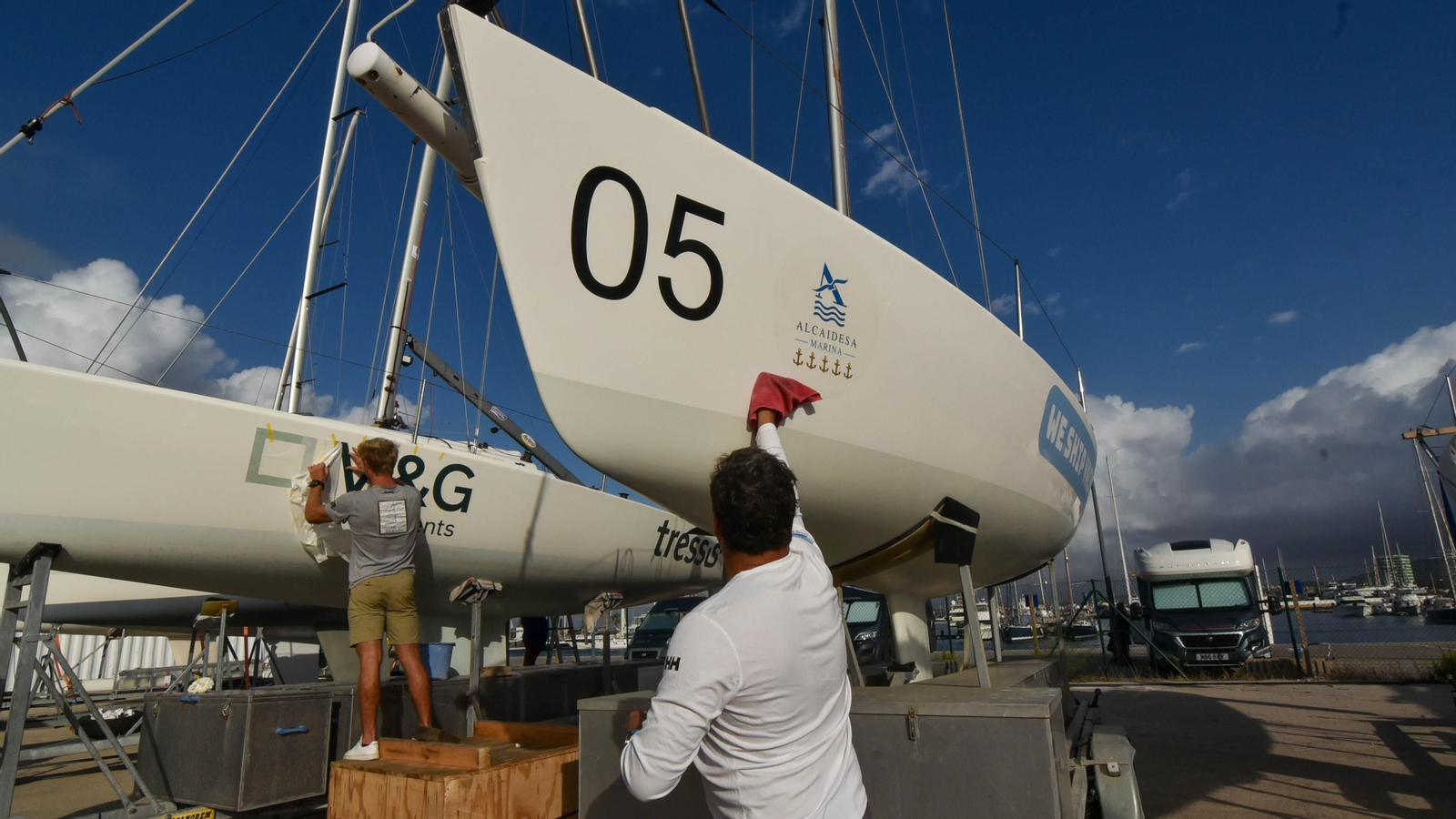 Fotos de los preparativos de la regata de vela J80 del Campeonato de España