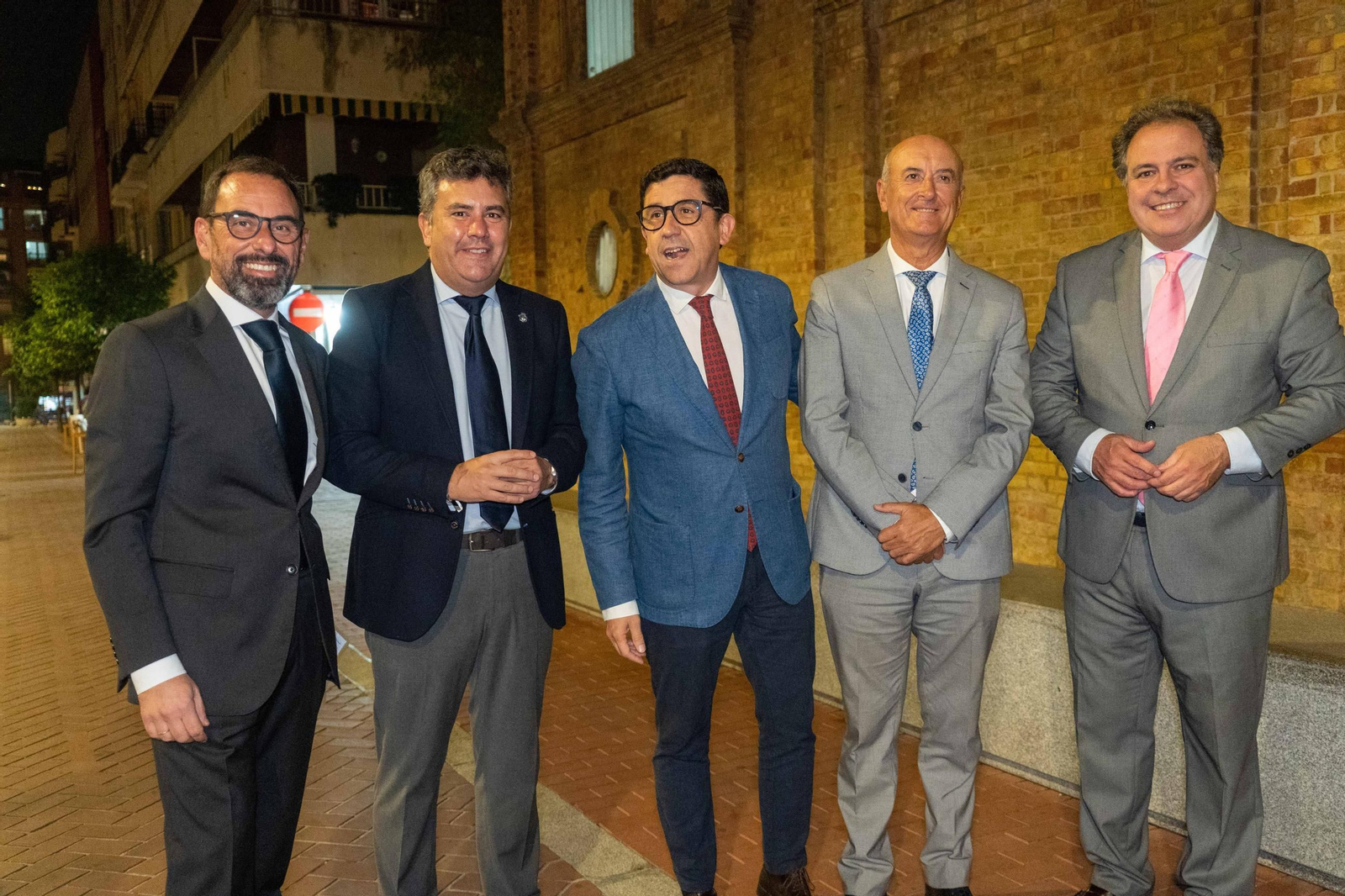 Imágenes de los invitados a la gala de los  37 premios Onubenses del Año