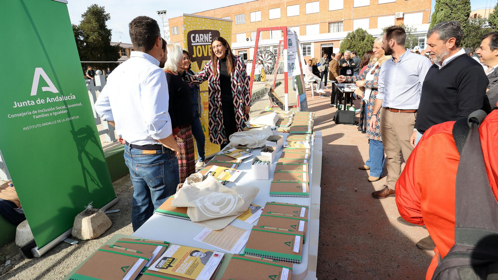 La consejera de Inclusión Social, Juventud, Familias e Igualdad, Loles López, en el Lora Tamayo